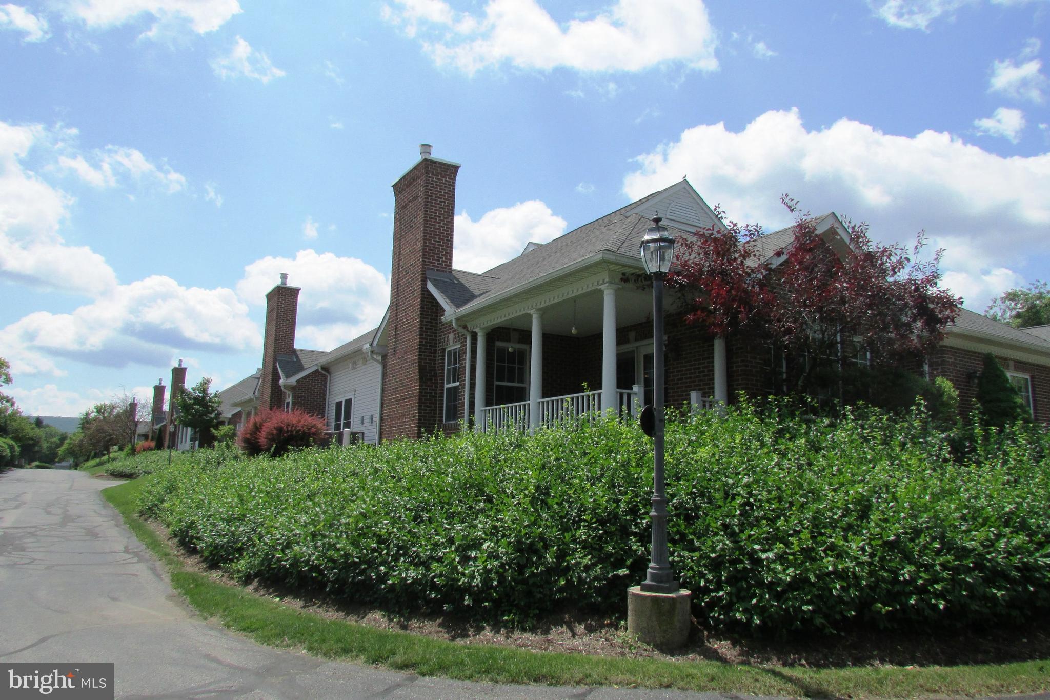 ENGLISH MEADOWS - Residential