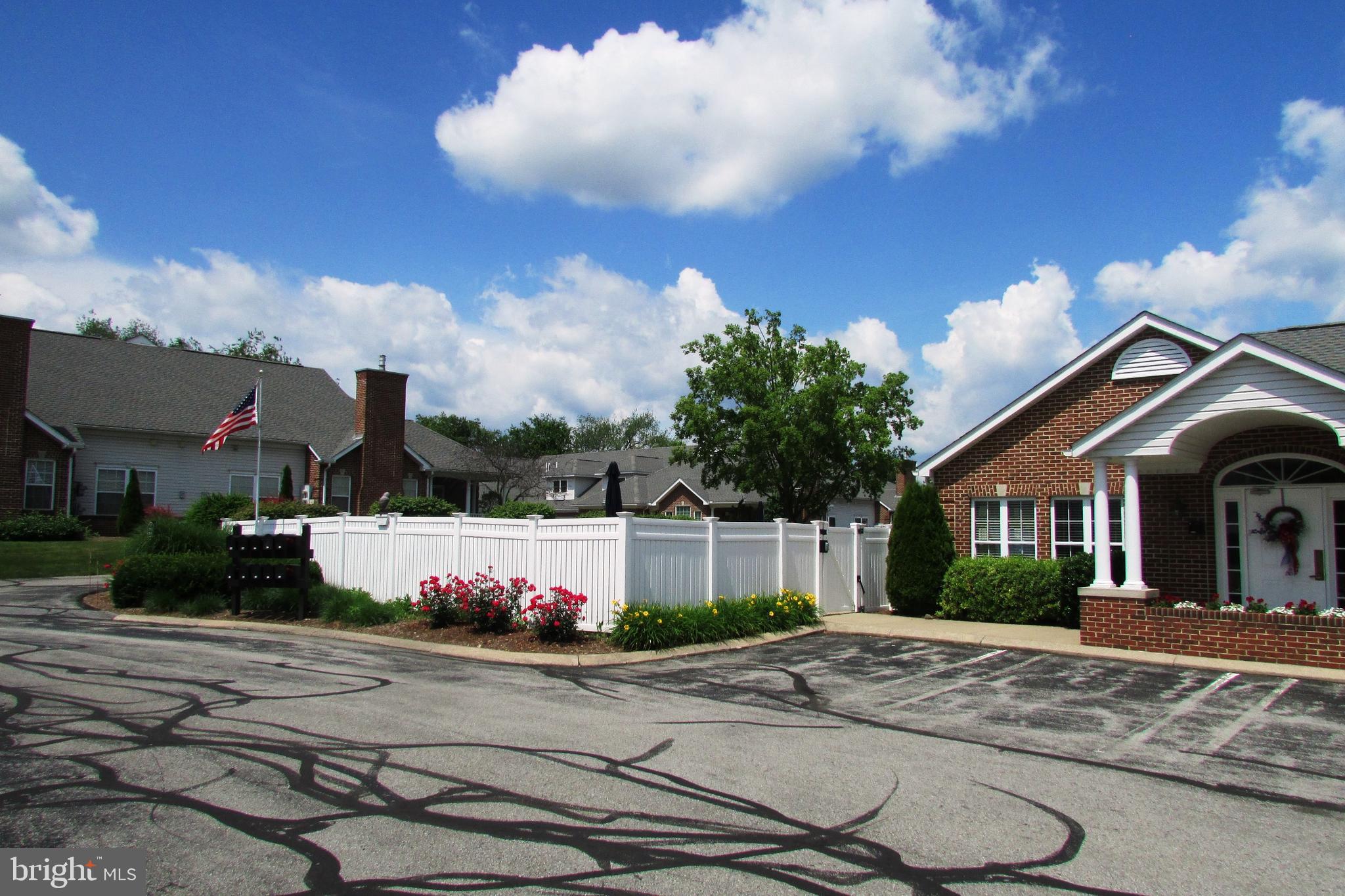 ENGLISH MEADOWS - Residential