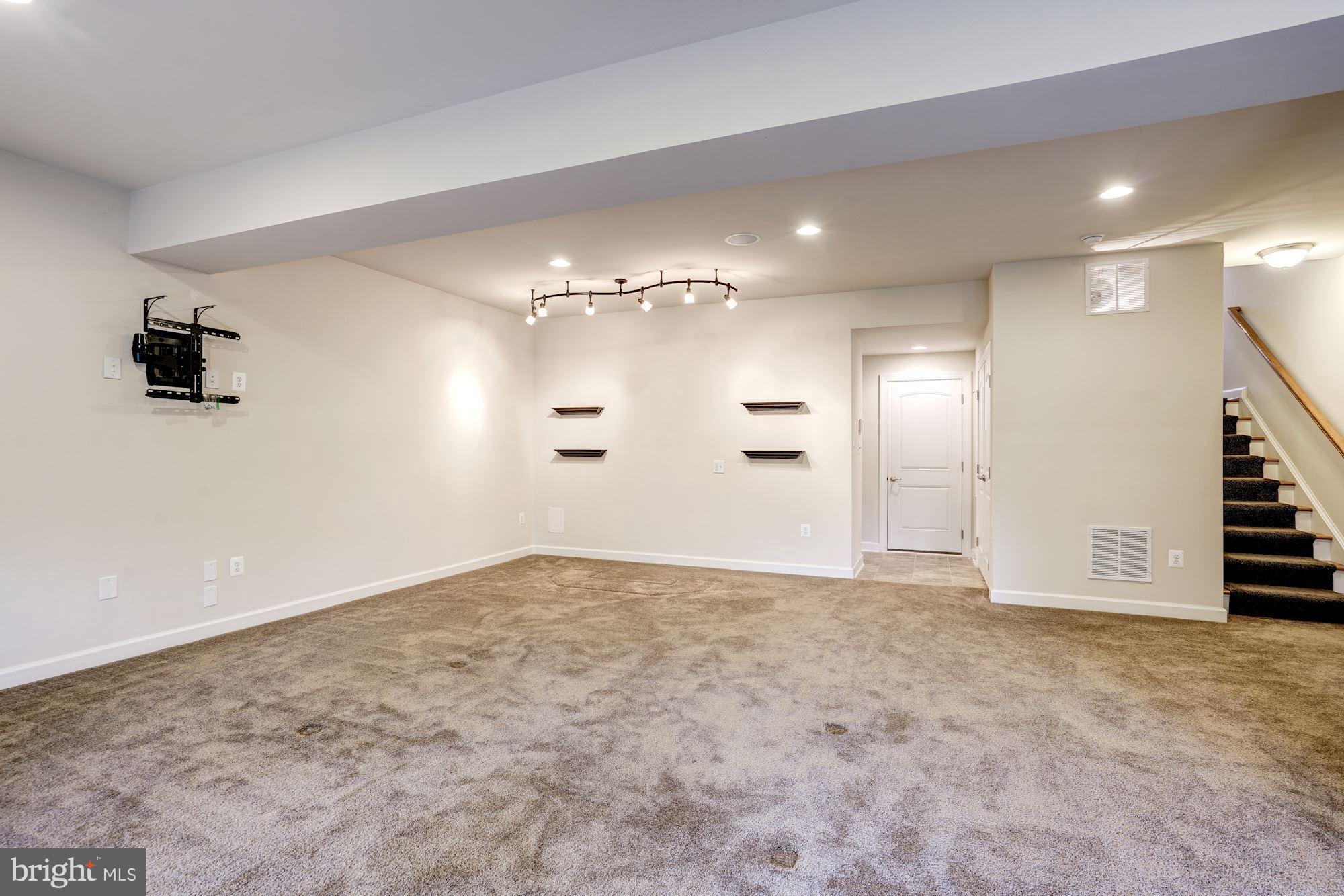 AVONLEA - Residential Lease