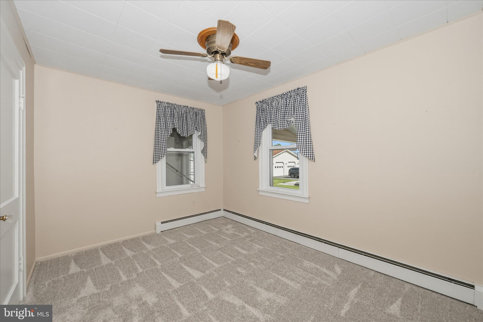 LEWISTOWN - Residential