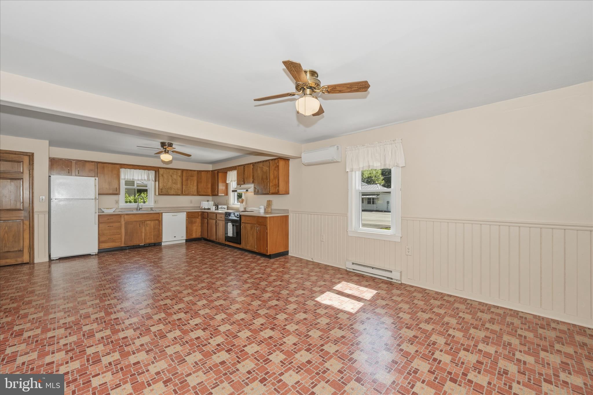 LEWISTOWN - Residential