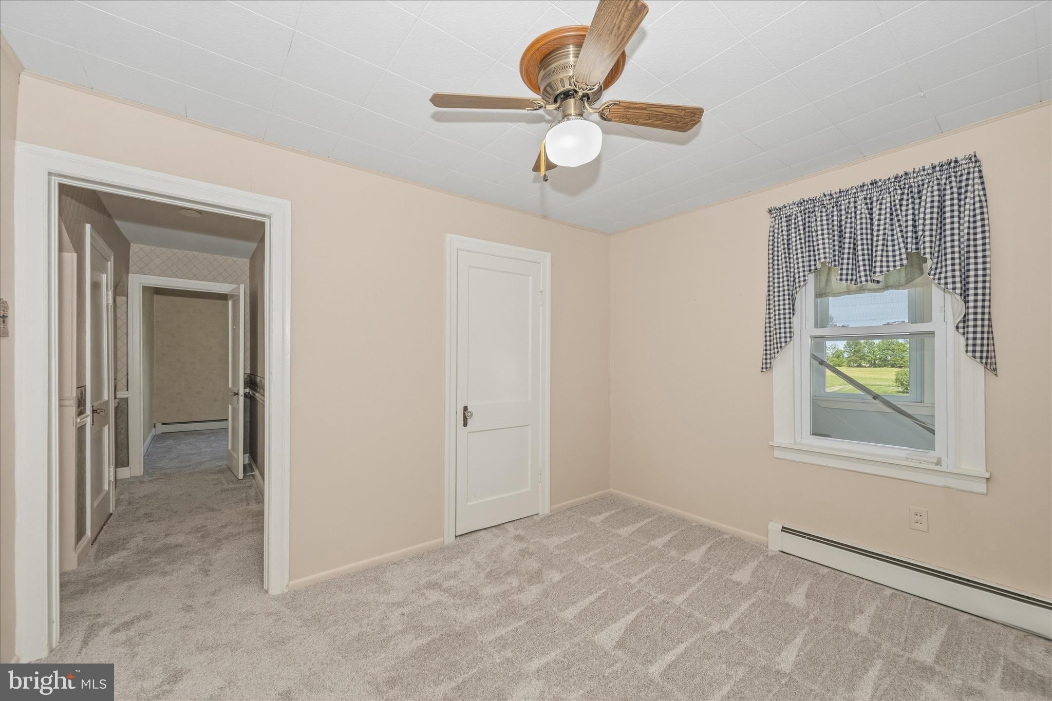 LEWISTOWN - Residential
