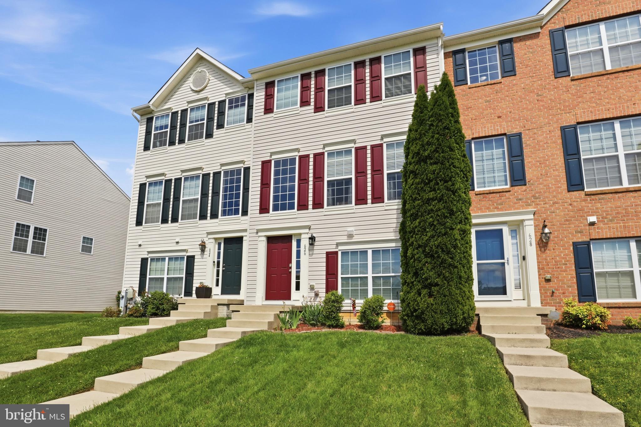 HOLLY WOODS - Residential