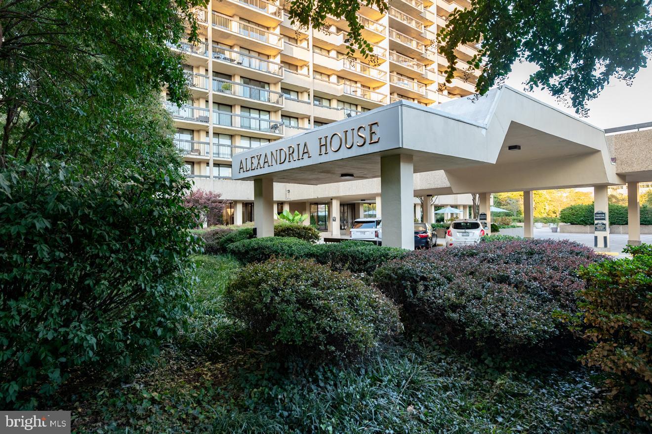 ALEXANDRIA HOUSE - Residential Lease