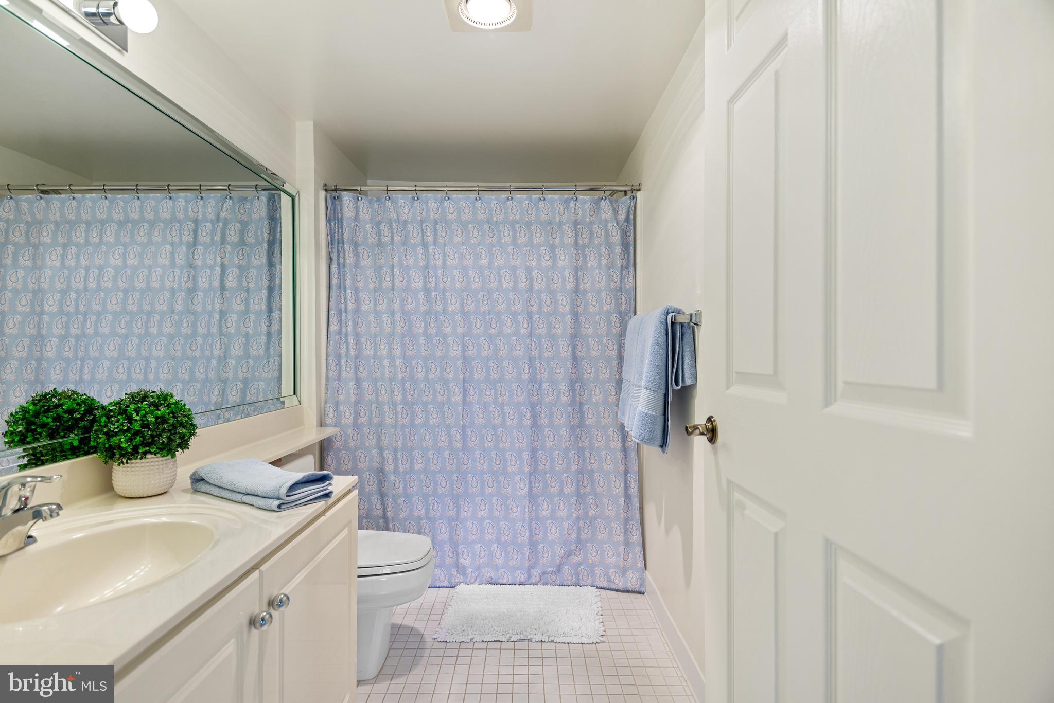 LEISURE WORLD - Residential
