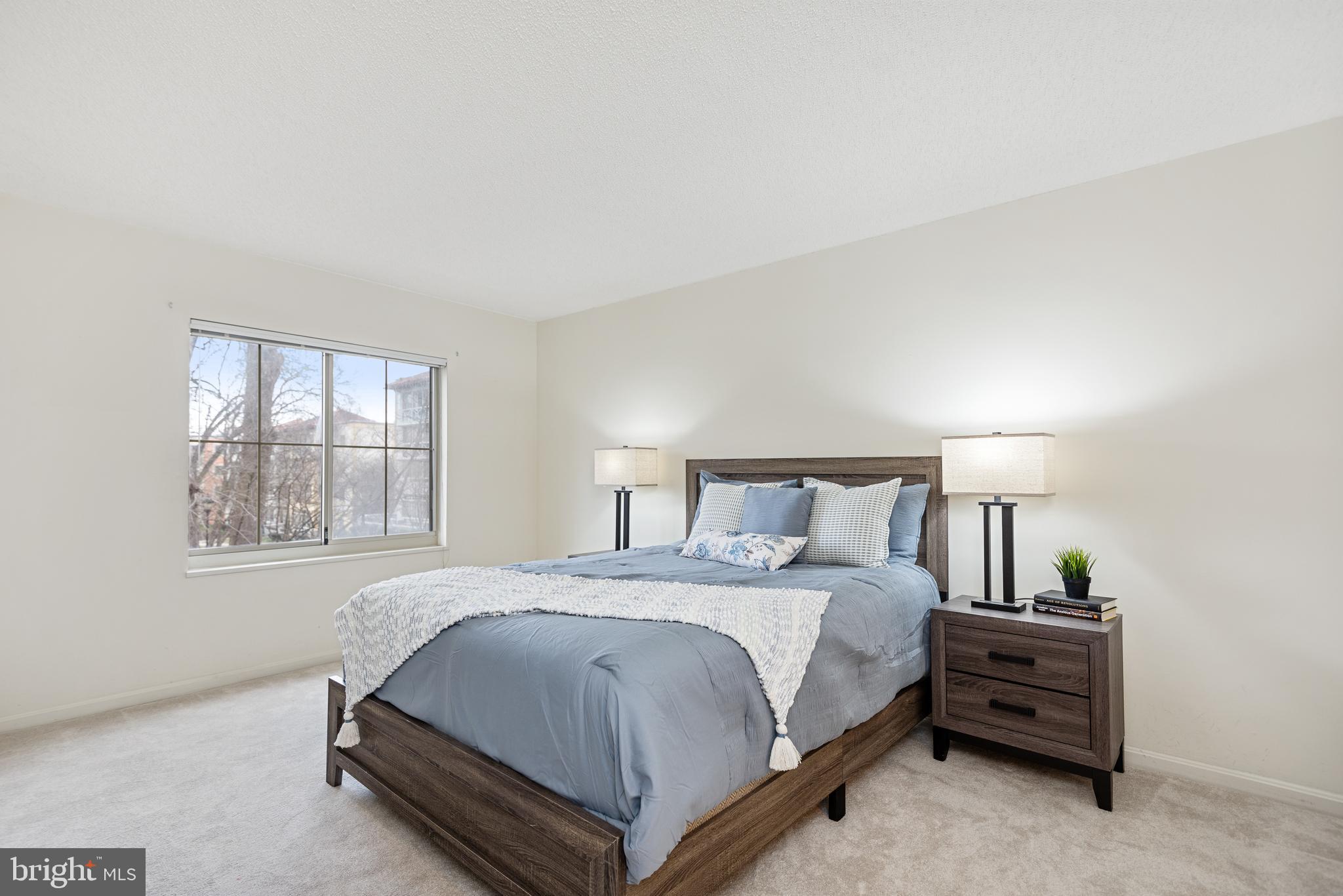 LEISURE WORLD - Residential