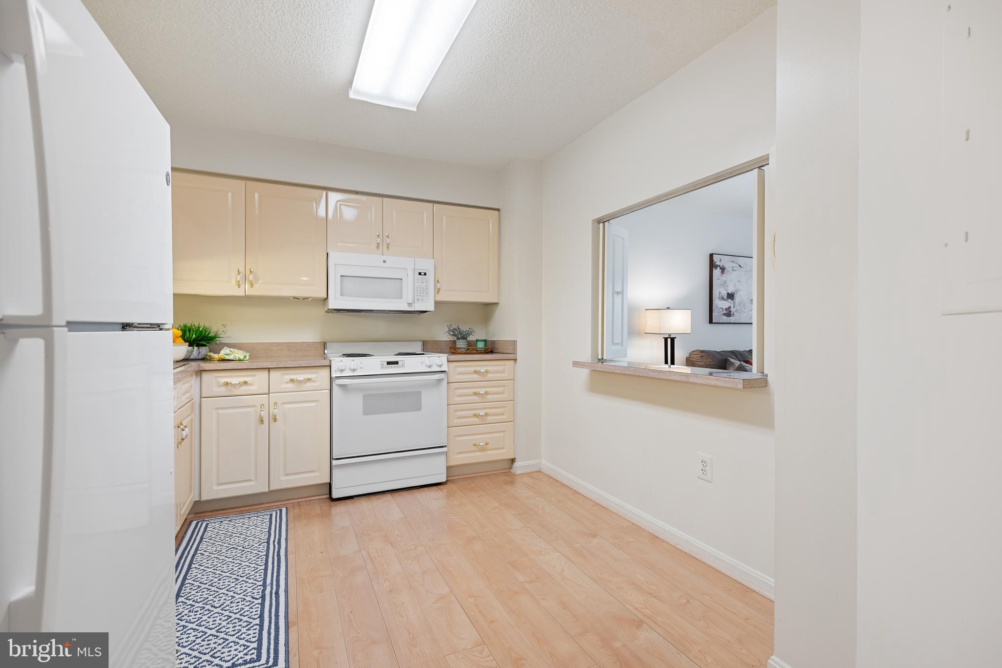 LEISURE WORLD - Residential
