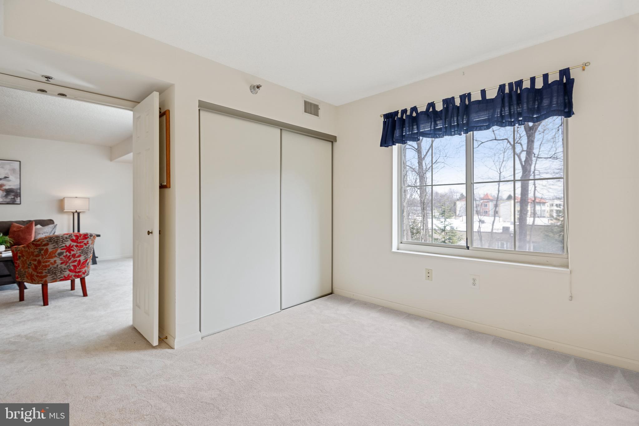 LEISURE WORLD - Residential