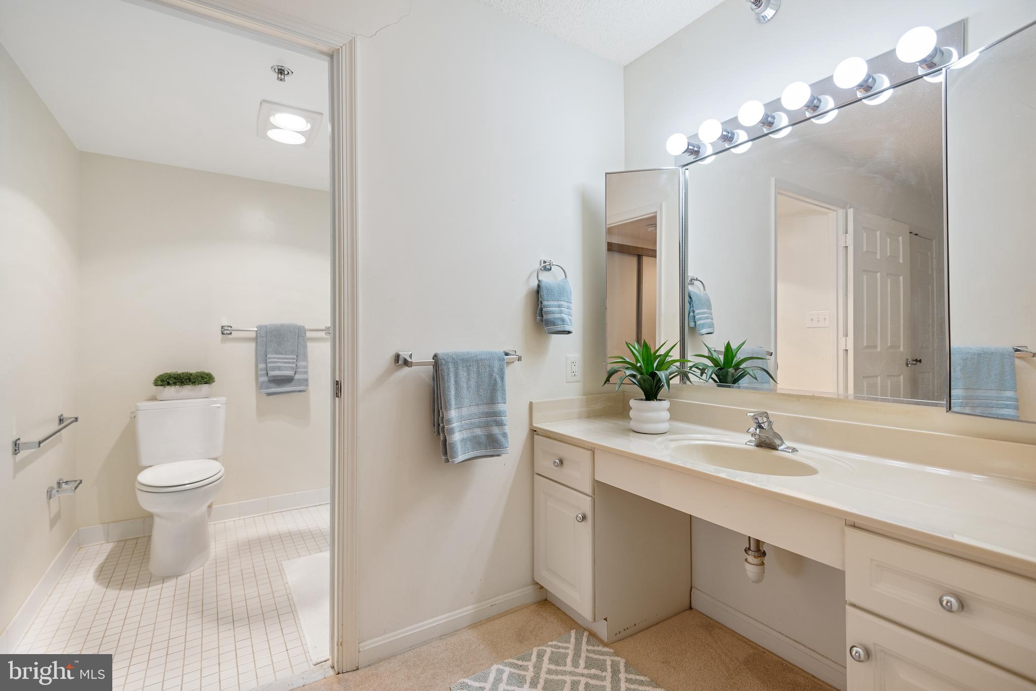LEISURE WORLD - Residential