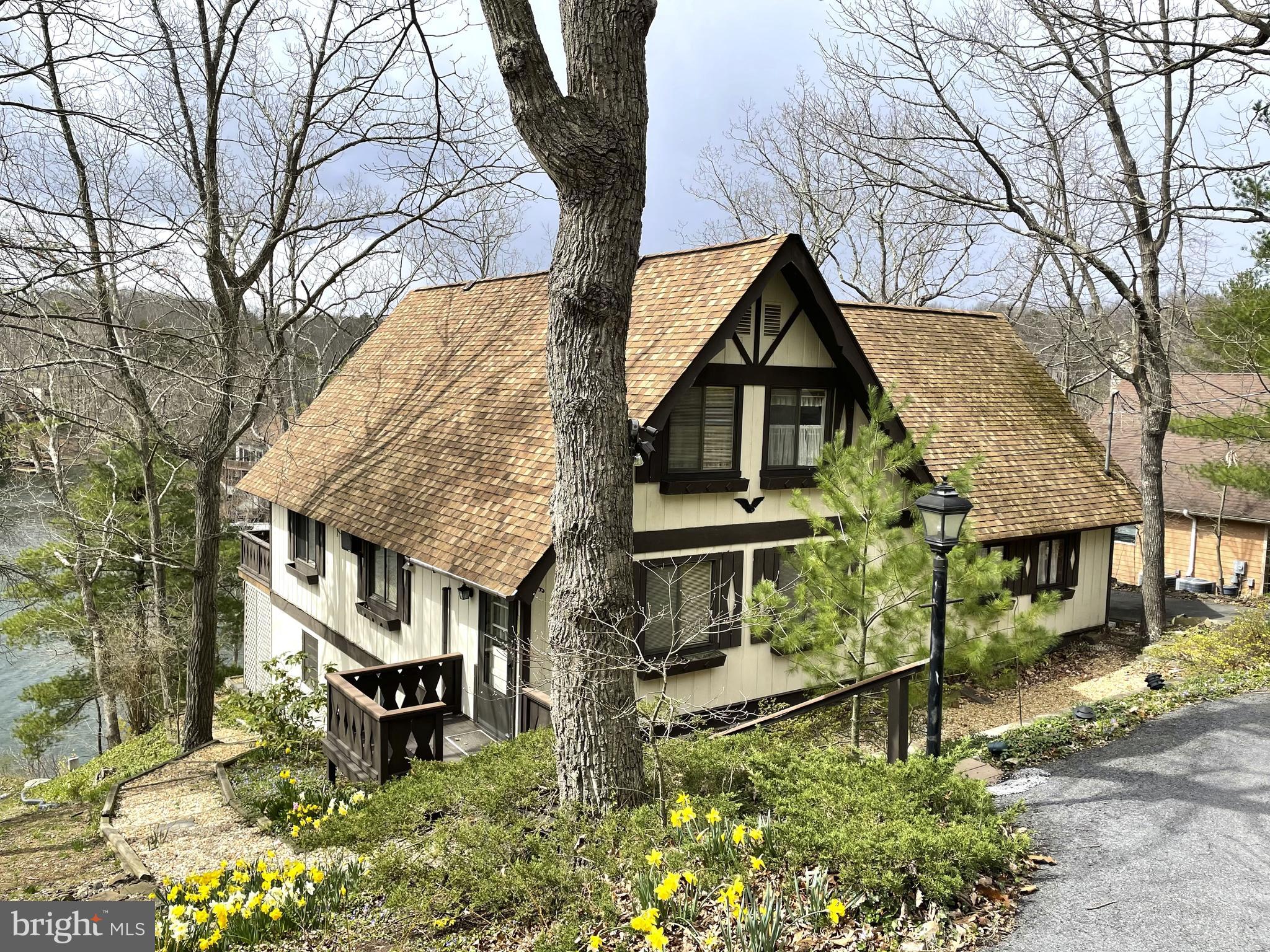 LAKE HOLIDAY ESTATES - Residential