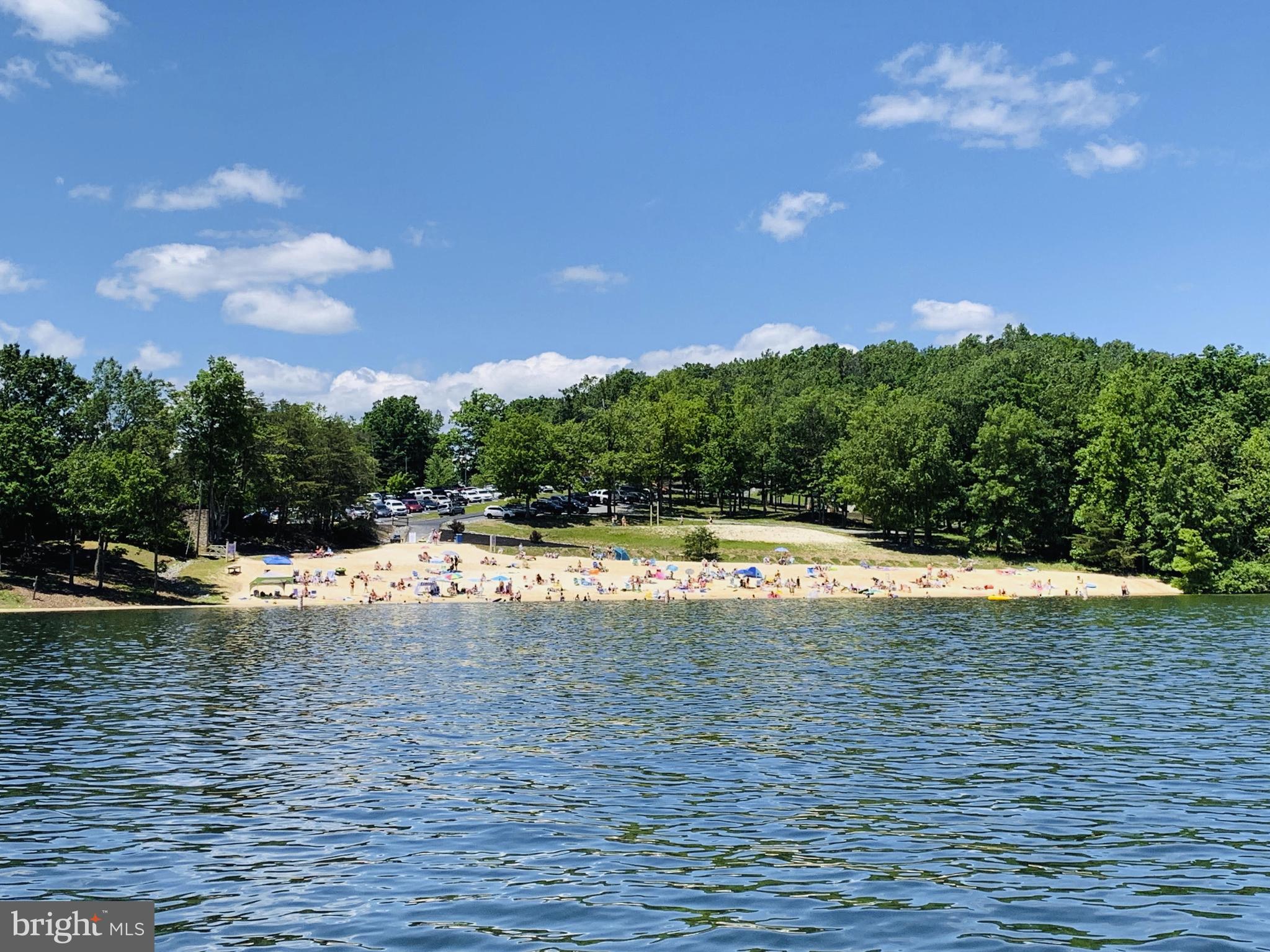 LAKE HOLIDAY ESTATES - Residential