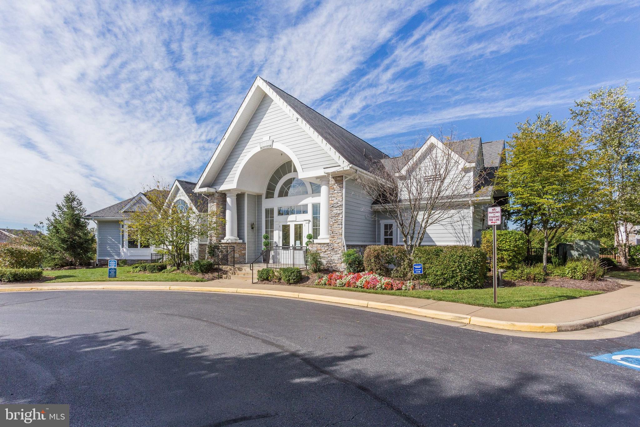 POTOMAC POINTE CONDOMINI - Residential Lease