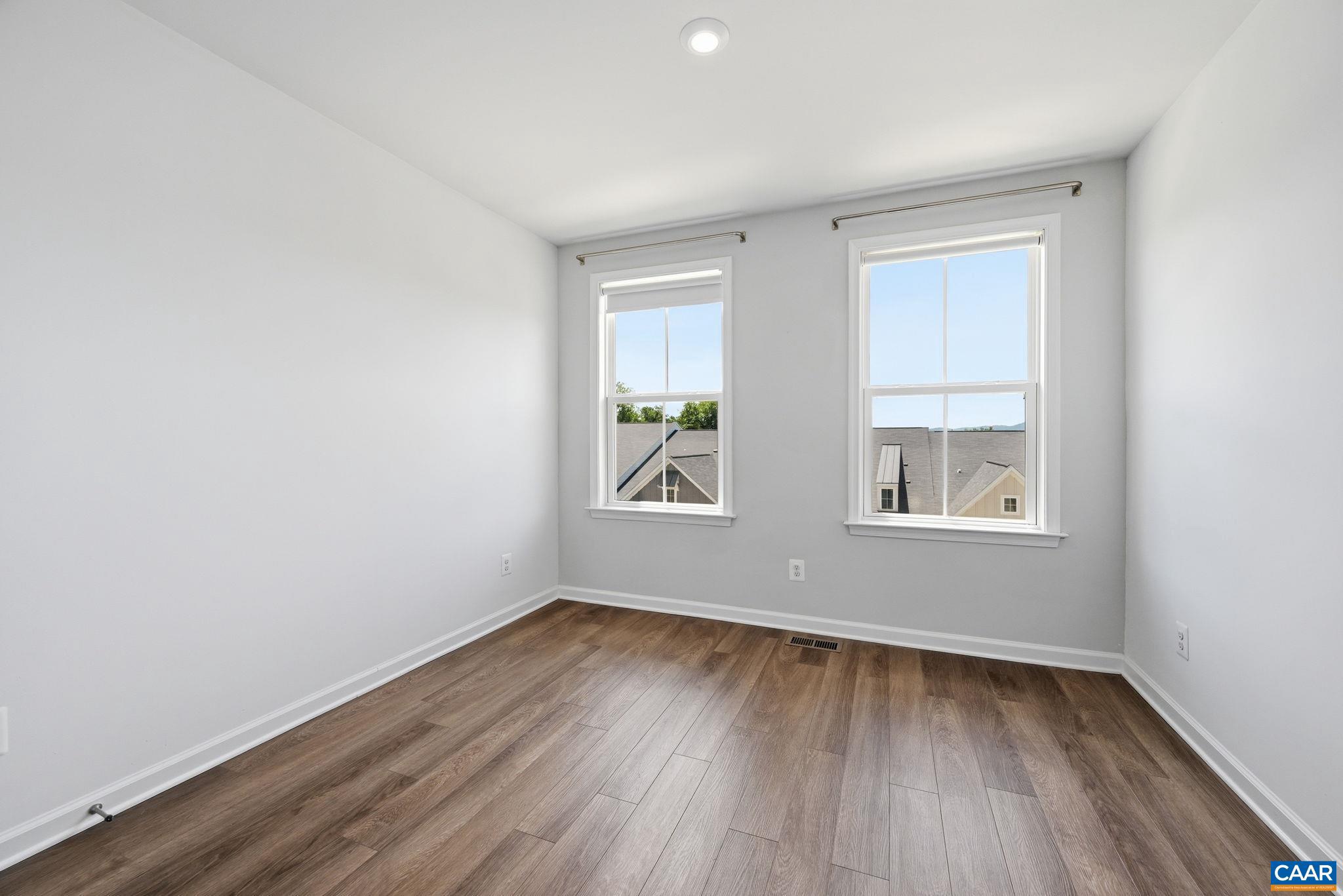 PLEASANT GREEN - Residential