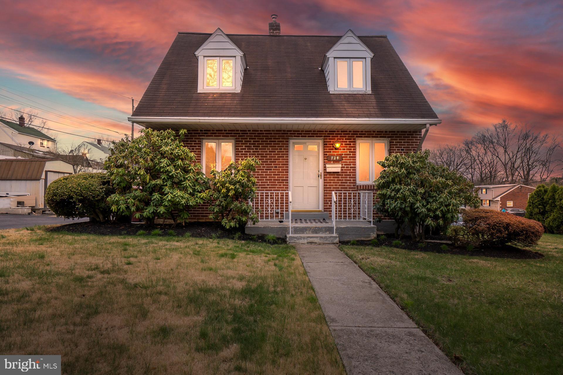 WHITEHALL - Residential