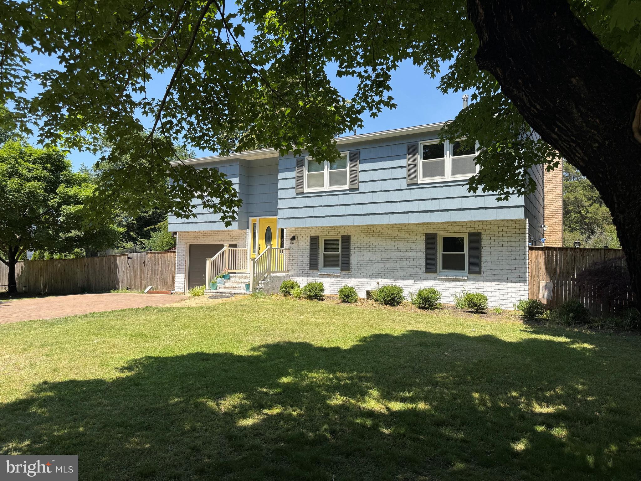 TWIN HARBORS - Residential