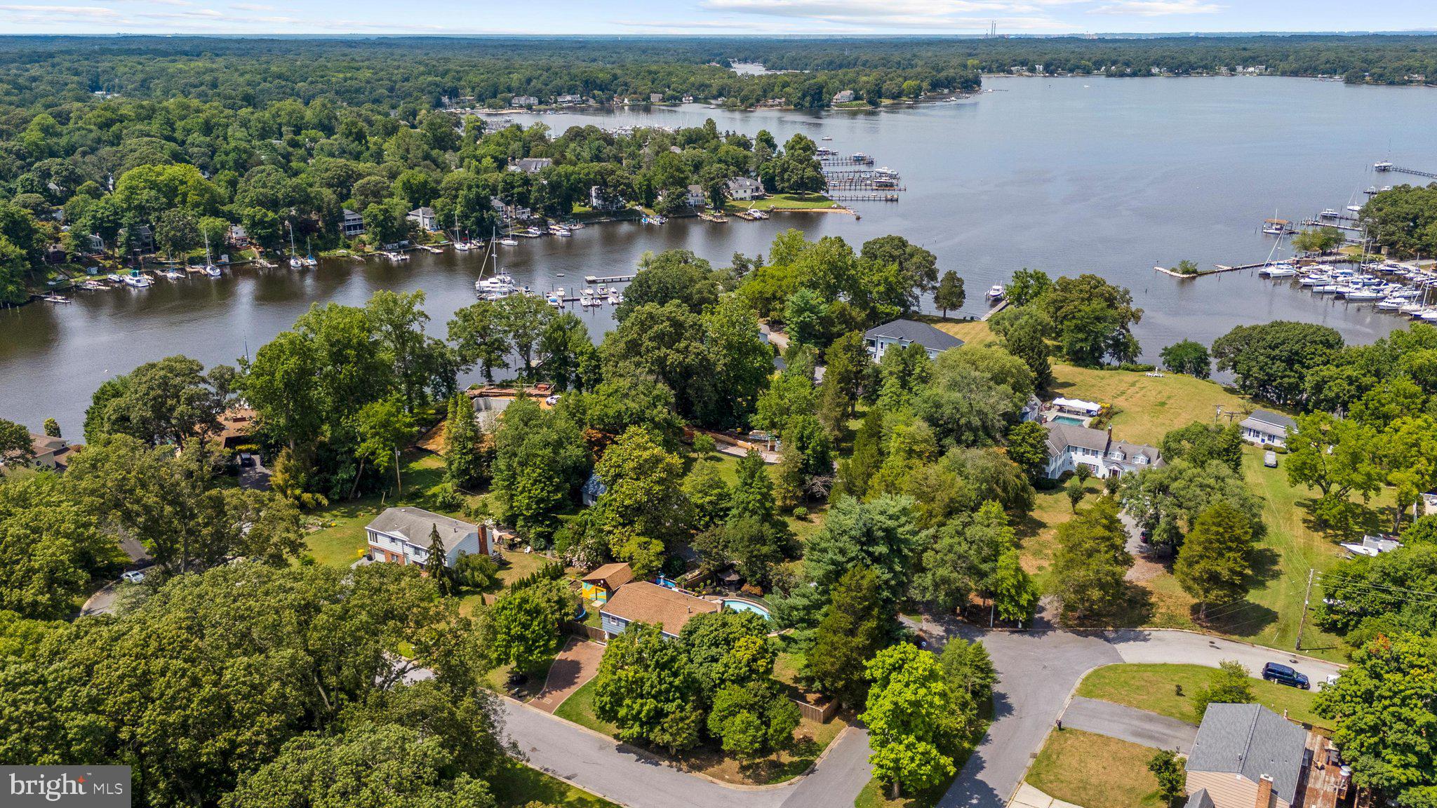 TWIN HARBORS - Residential