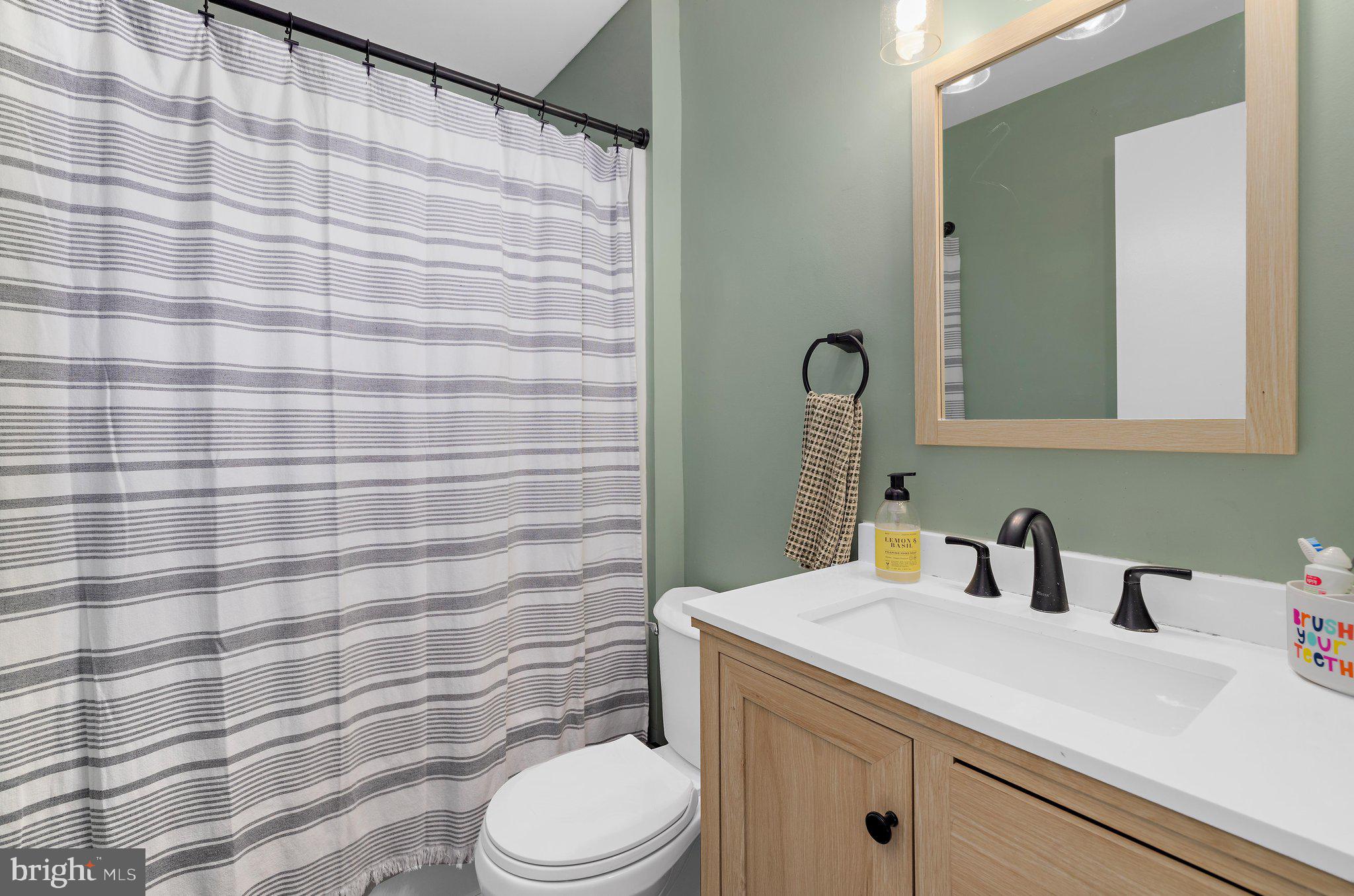 TWIN HARBORS - Residential