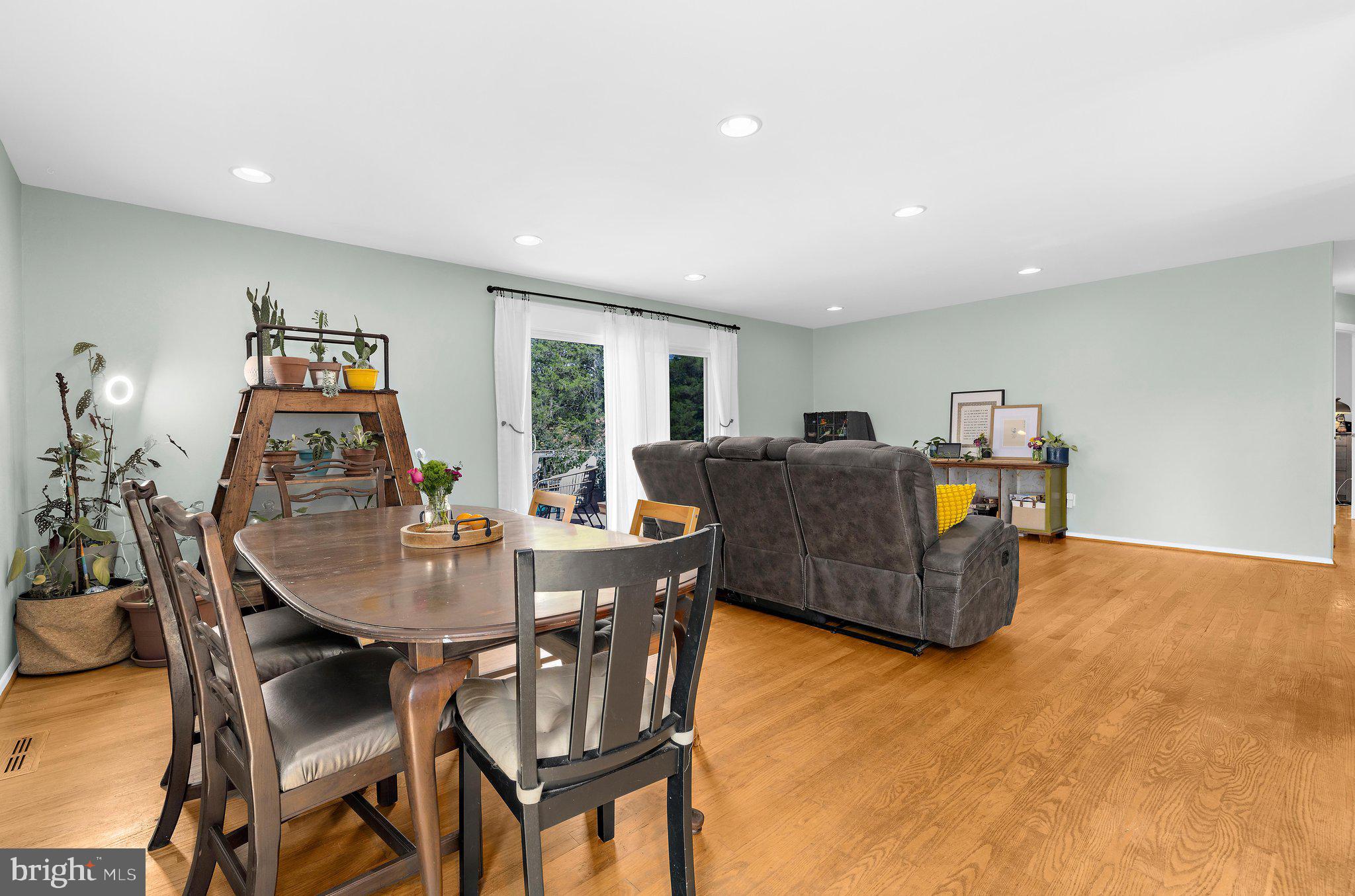 TWIN HARBORS - Residential