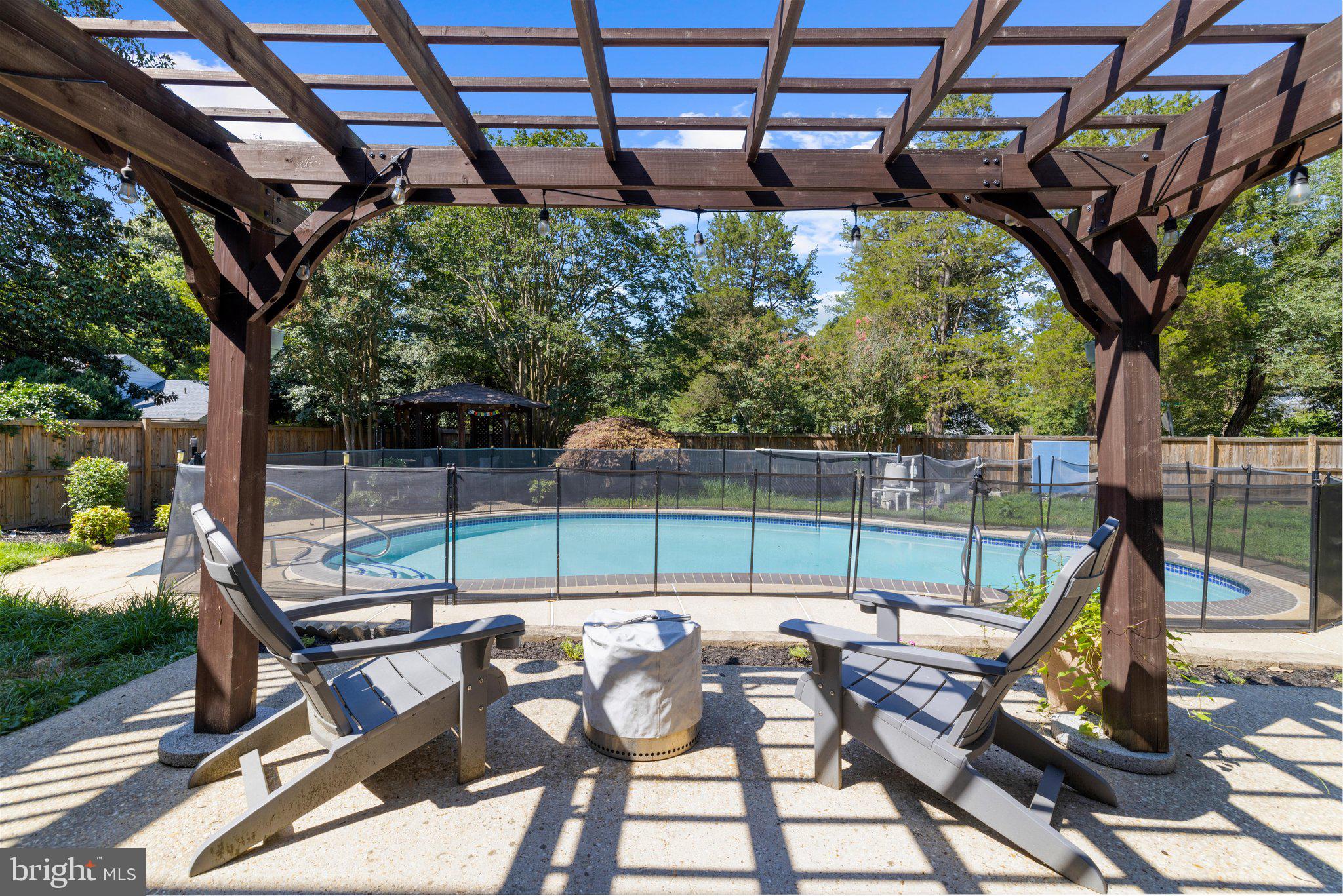 TWIN HARBORS - Residential