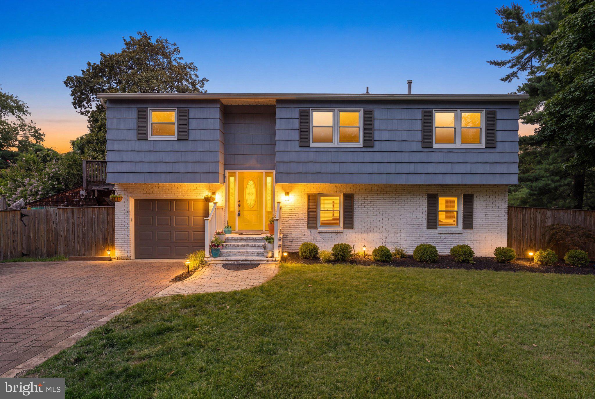 TWIN HARBORS - Residential