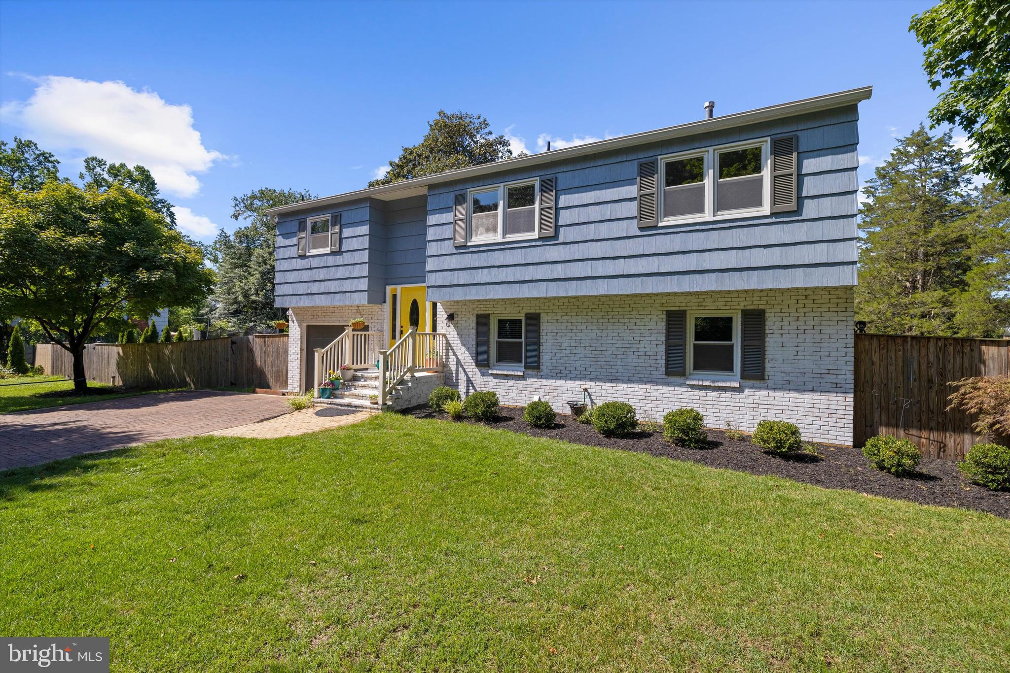 TWIN HARBORS - Residential