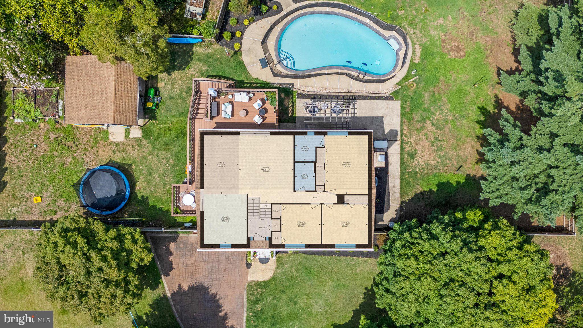 TWIN HARBORS - Residential