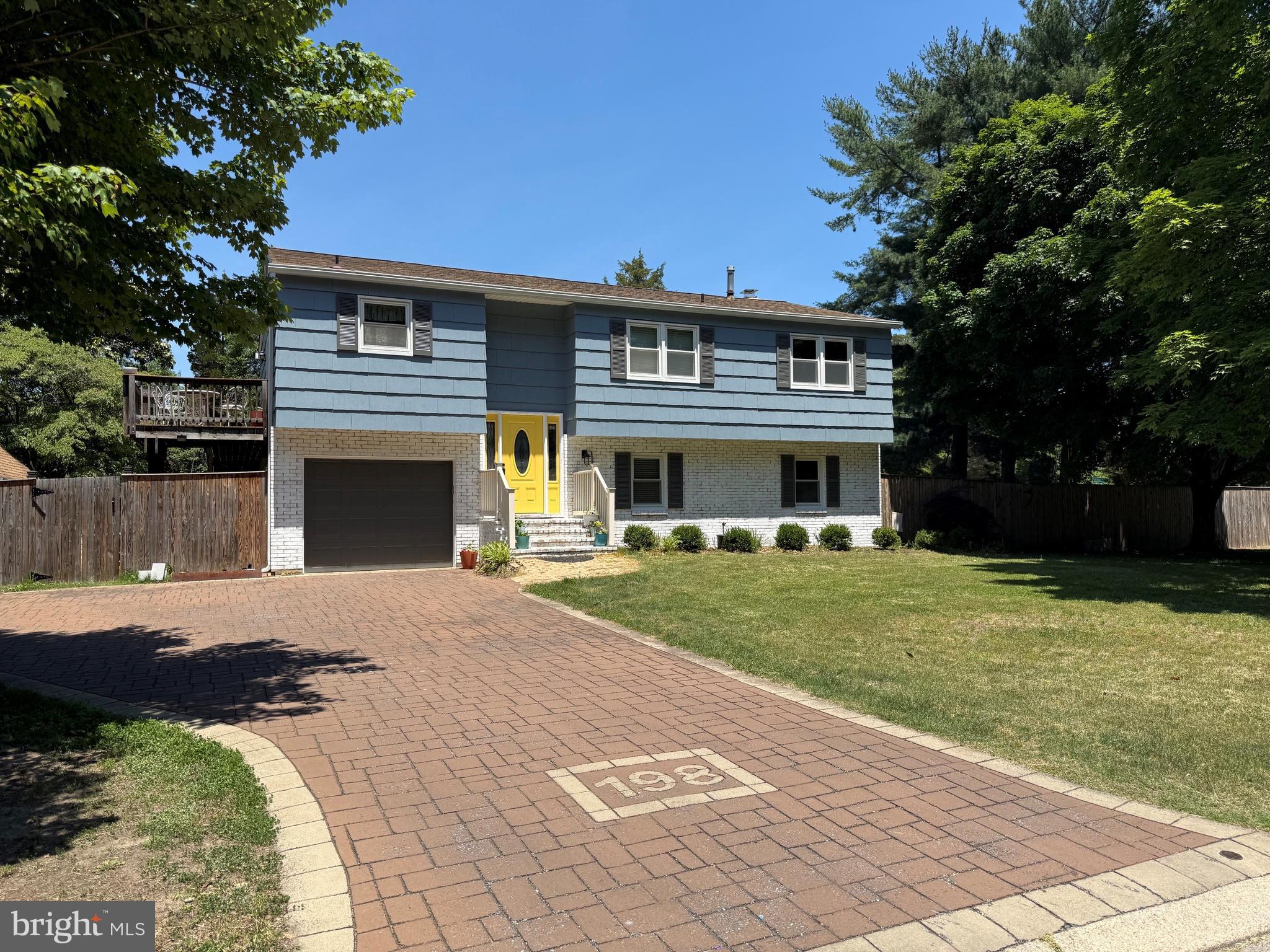 TWIN HARBORS - Residential