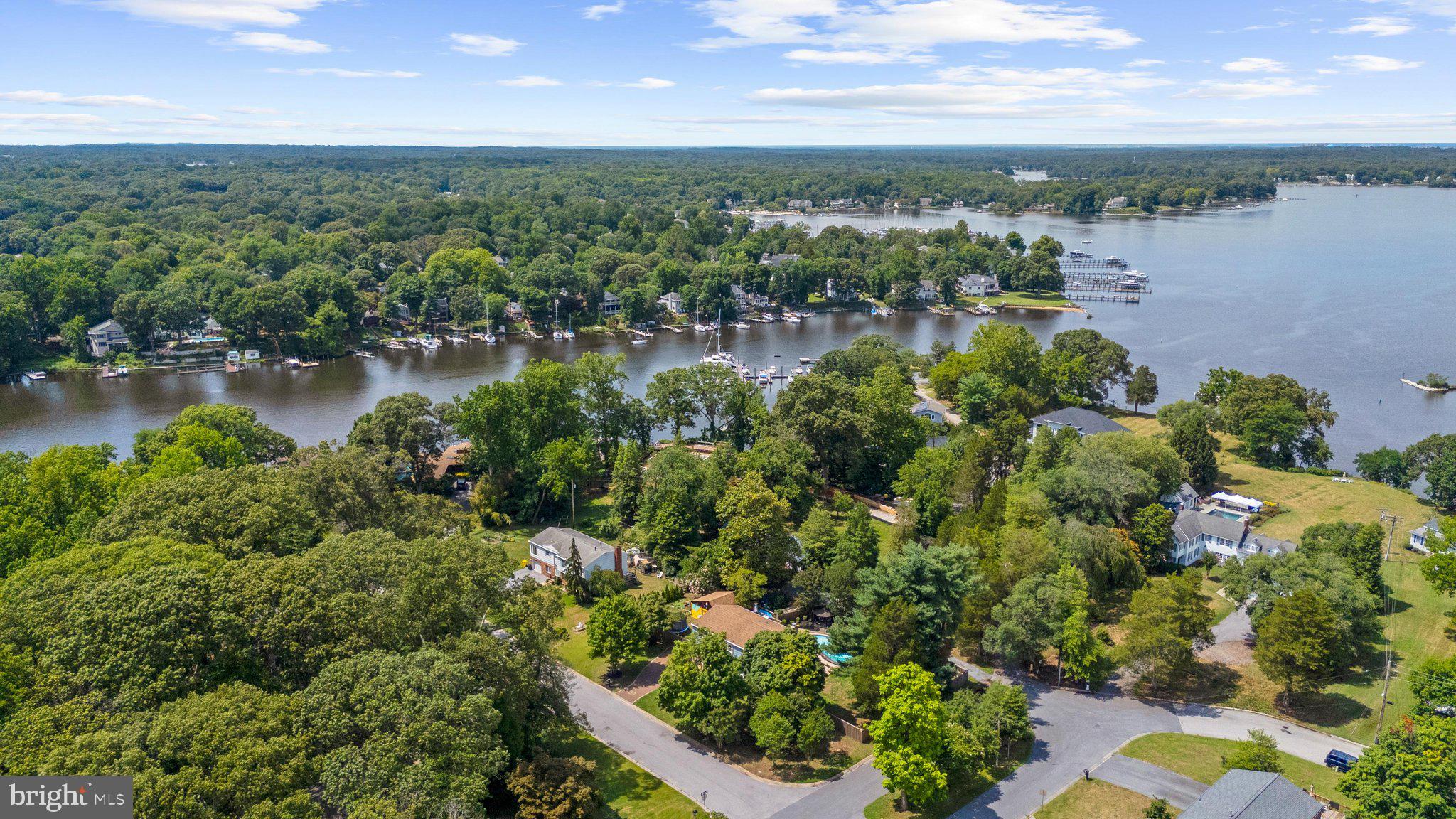 TWIN HARBORS - Residential