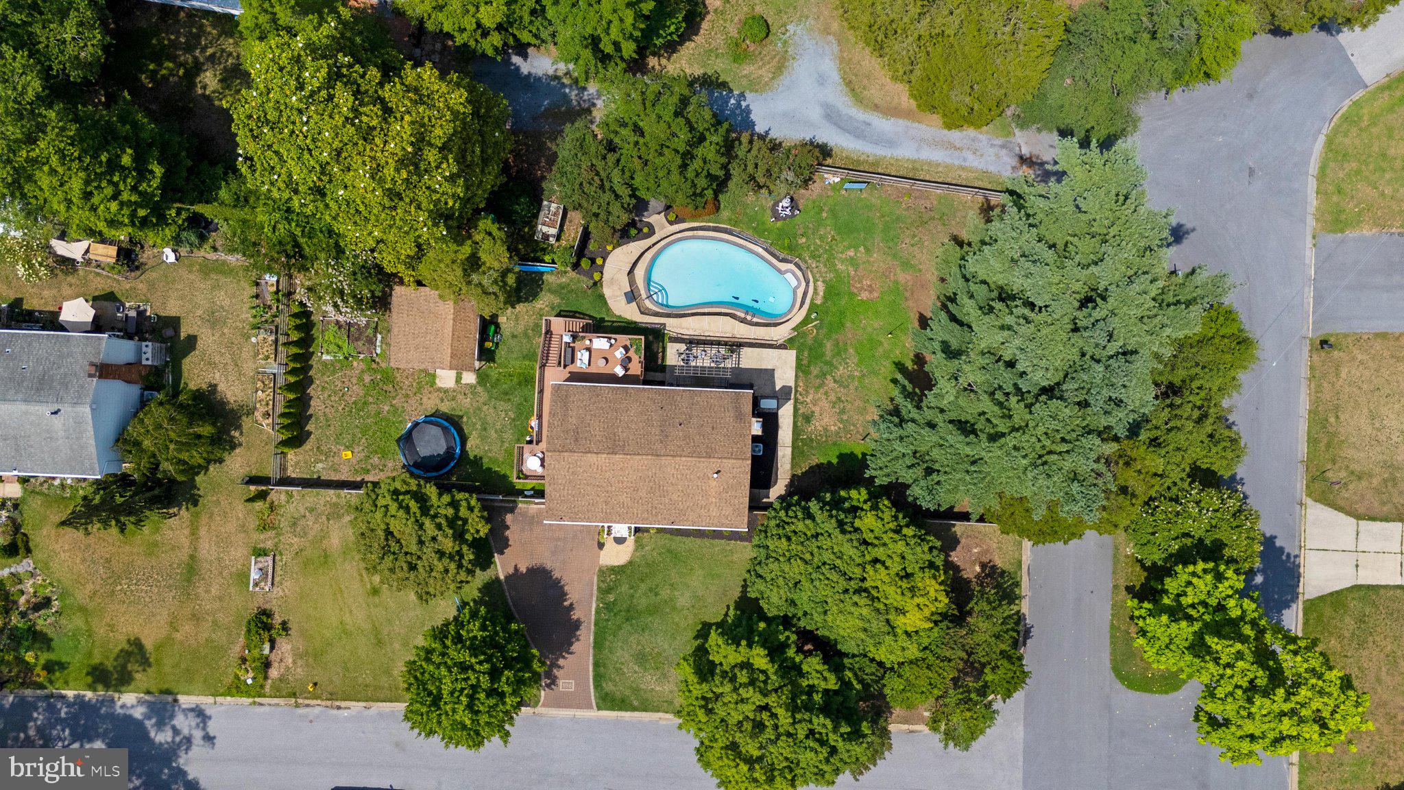 TWIN HARBORS - Residential