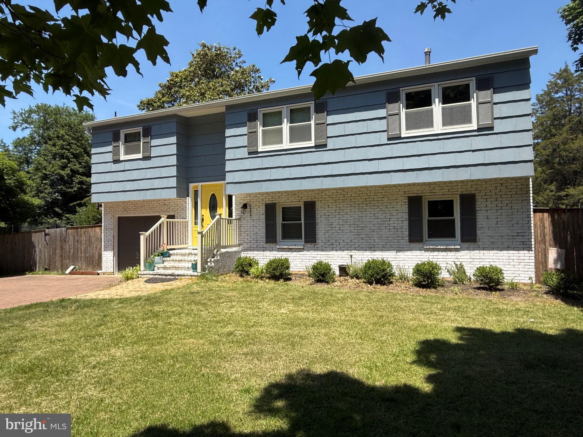 TWIN HARBORS - Residential