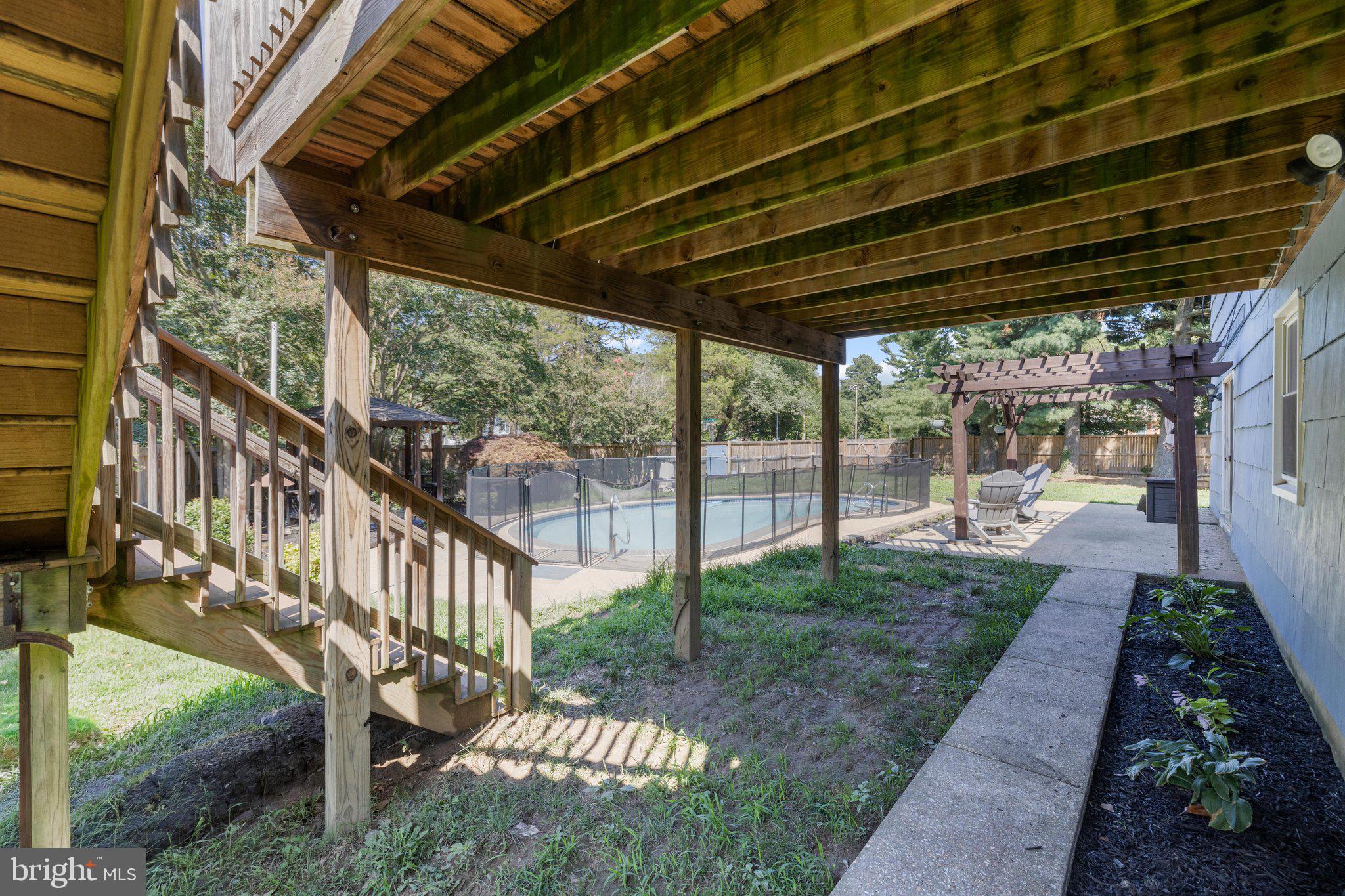 TWIN HARBORS - Residential
