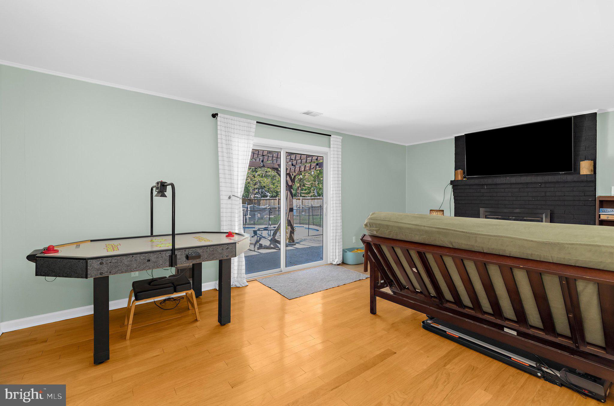 TWIN HARBORS - Residential