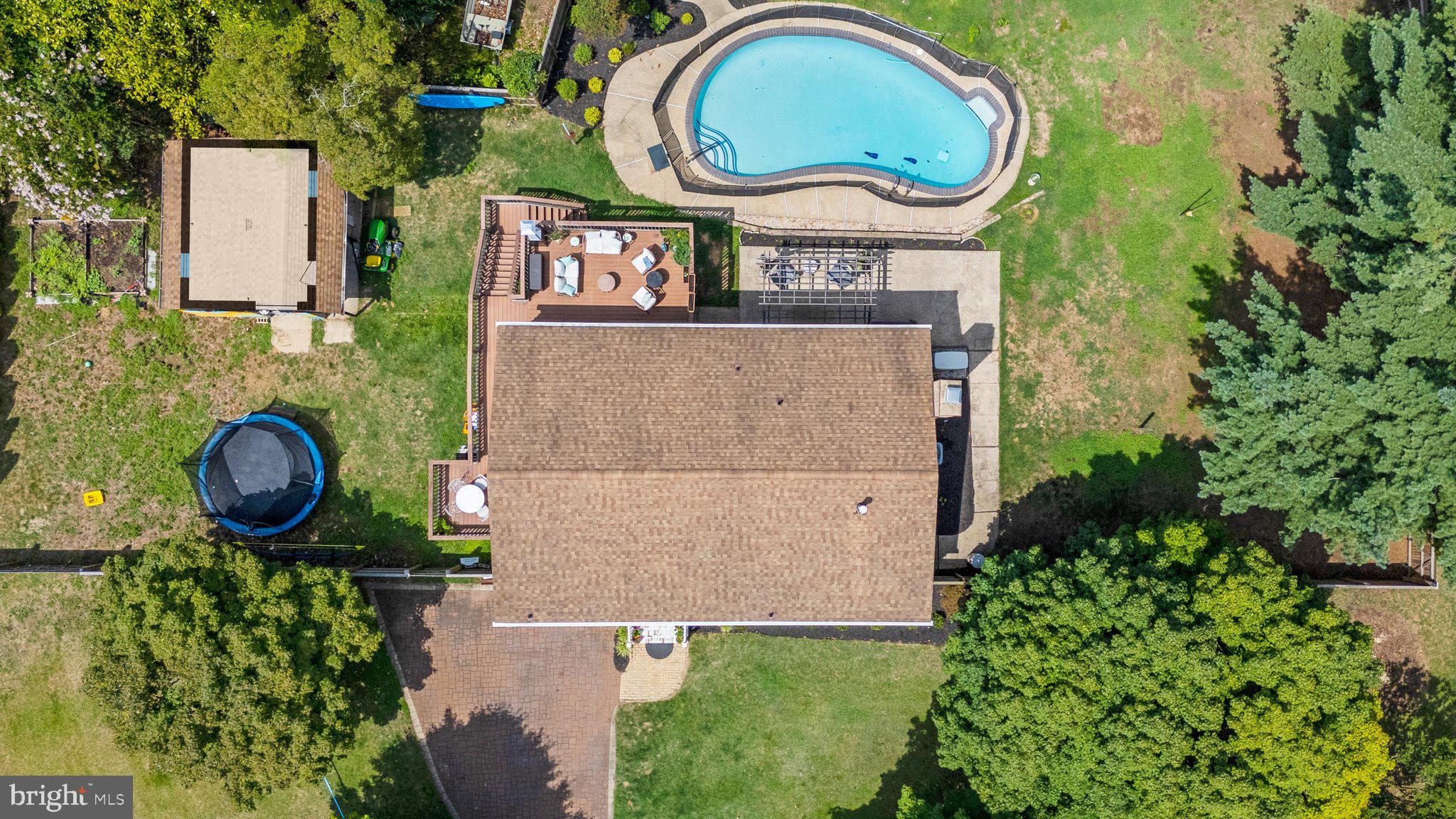 TWIN HARBORS - Residential