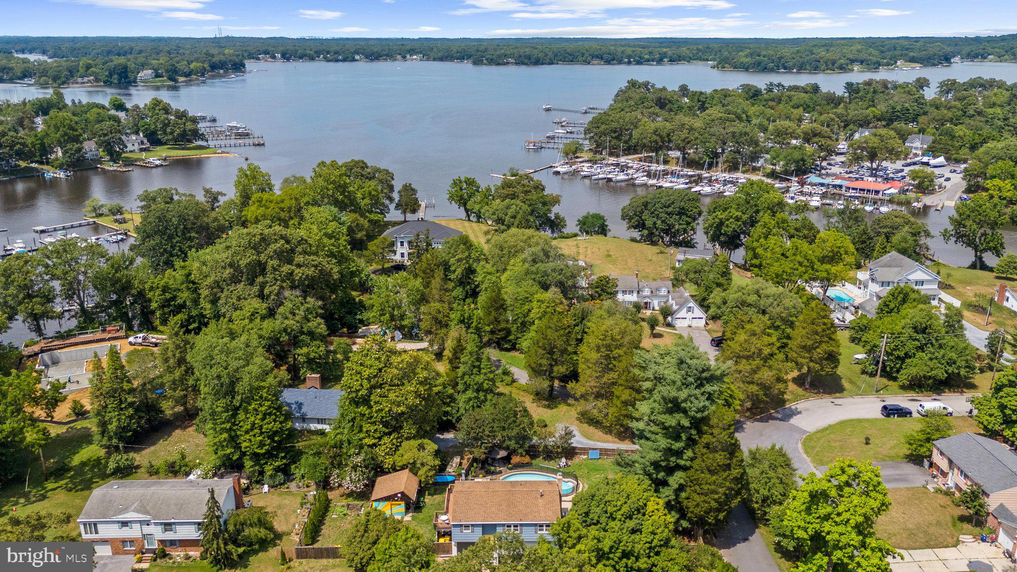 TWIN HARBORS - Residential