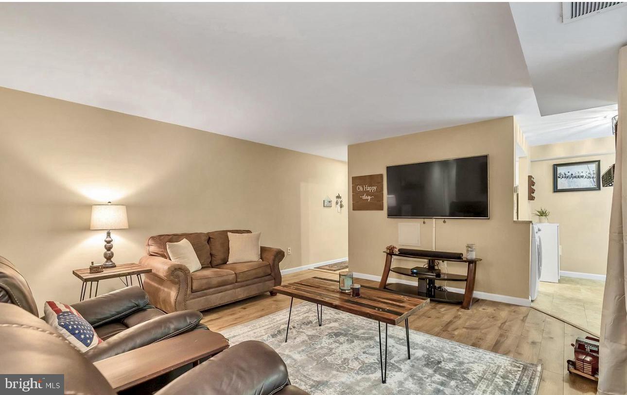 RIVER TERRACE - Residential Lease