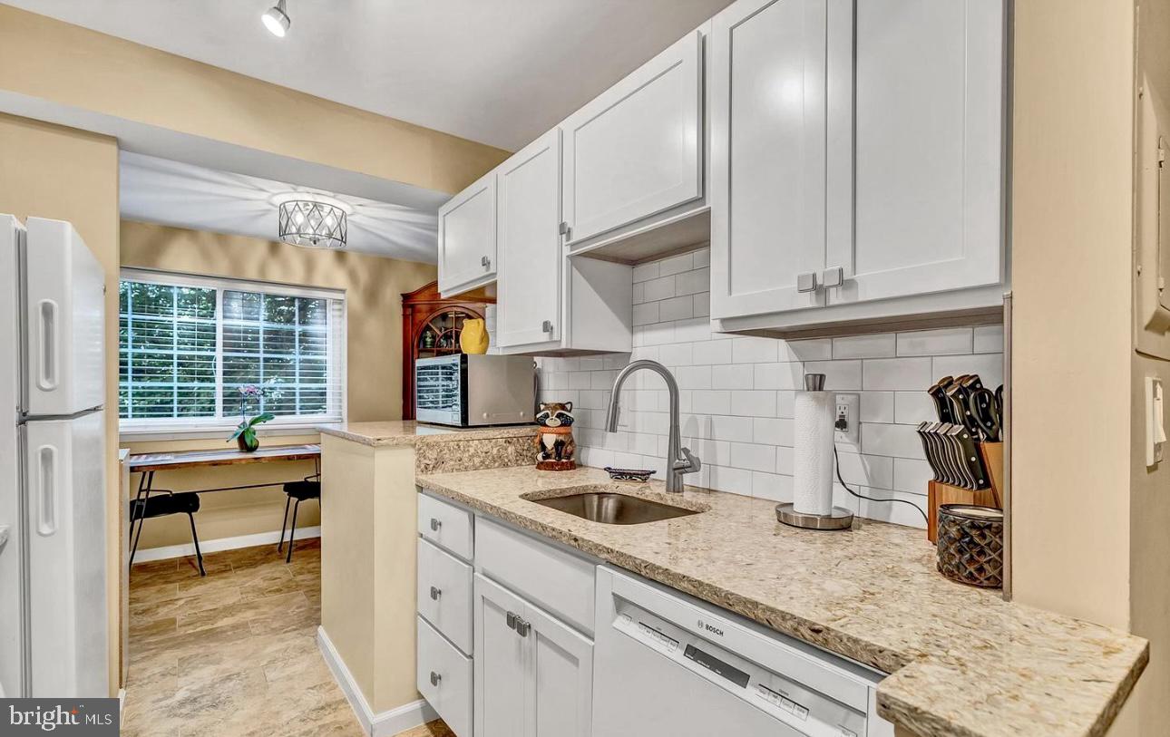 RIVER TERRACE - Residential Lease