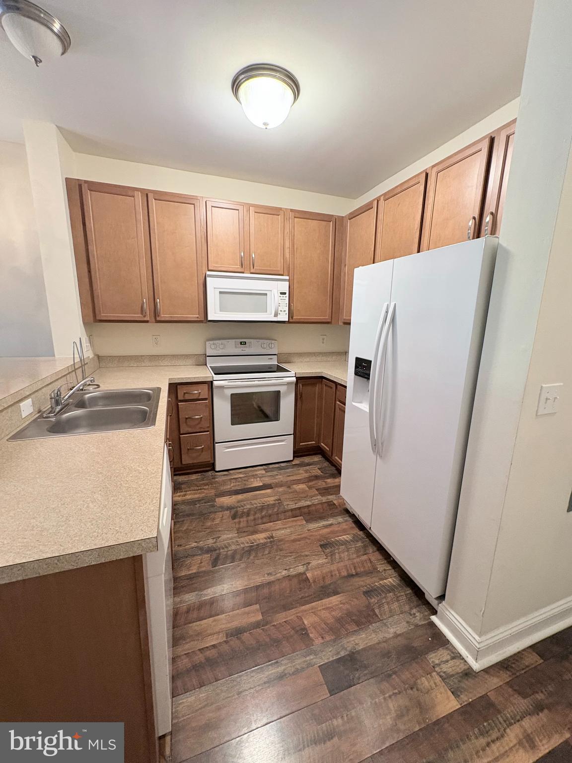 VILLAGE OF FOUNTAINVIEW - Residential