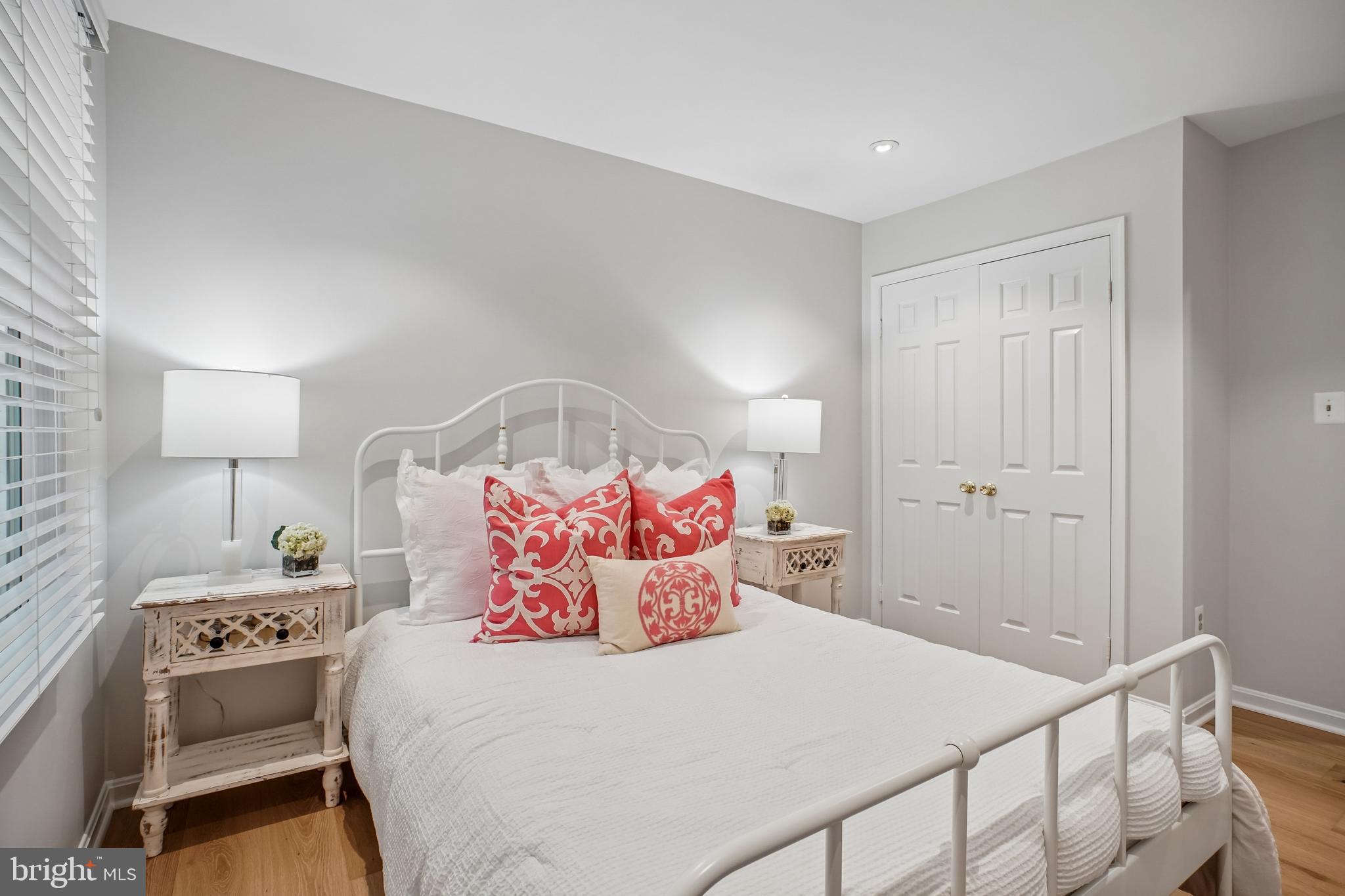 LEWINSVILLE SQUARE - Residential