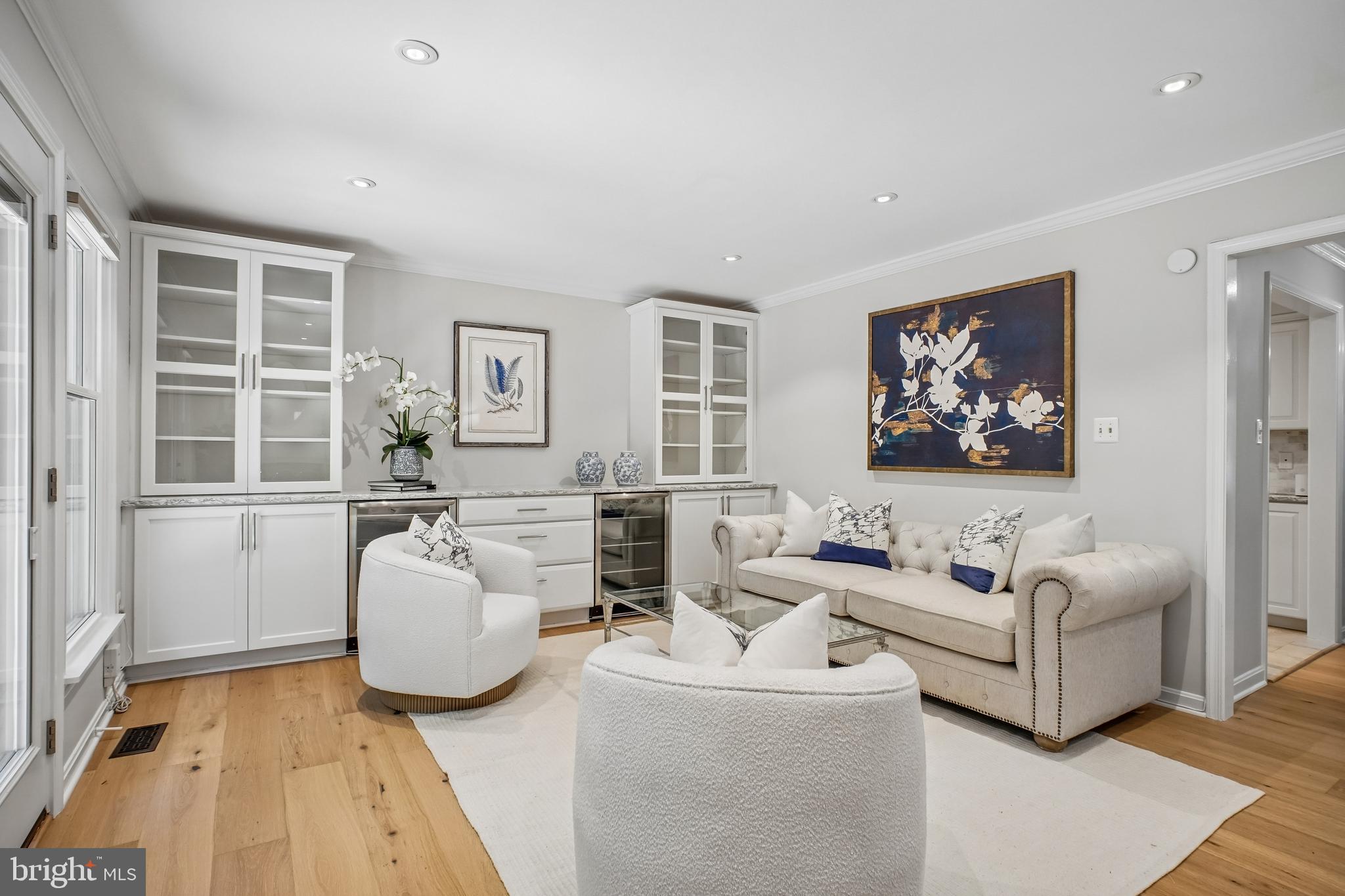 LEWINSVILLE SQUARE - Residential