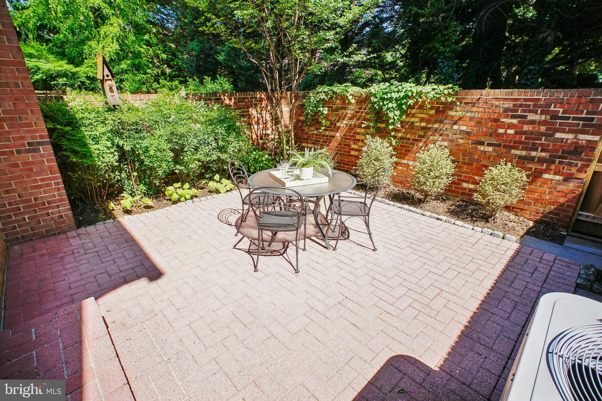 LEWINSVILLE SQUARE - Residential
