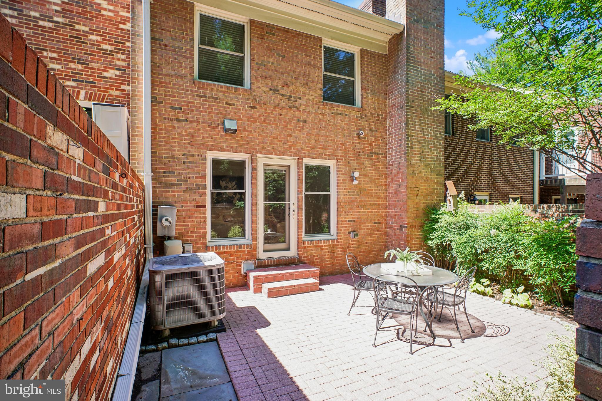LEWINSVILLE SQUARE - Residential
