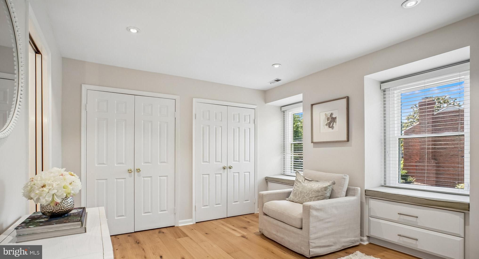 LEWINSVILLE SQUARE - Residential