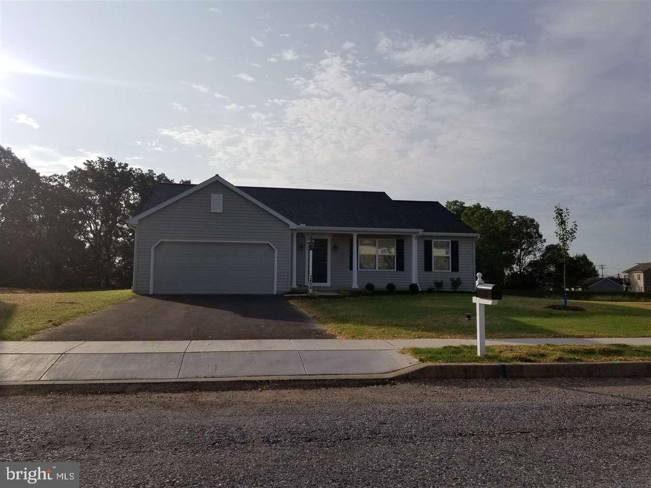 singleton model with basement, 3 br, 2 baths,