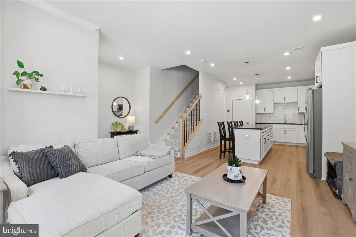 COMMONWEALTH PLACE AT WESTFIELDS - Residential