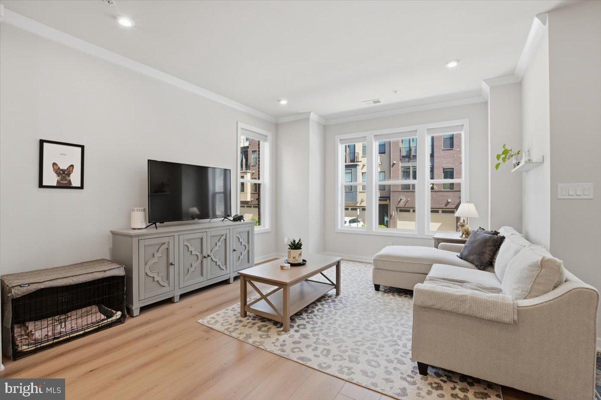COMMONWEALTH PLACE AT WESTFIELDS - Residential