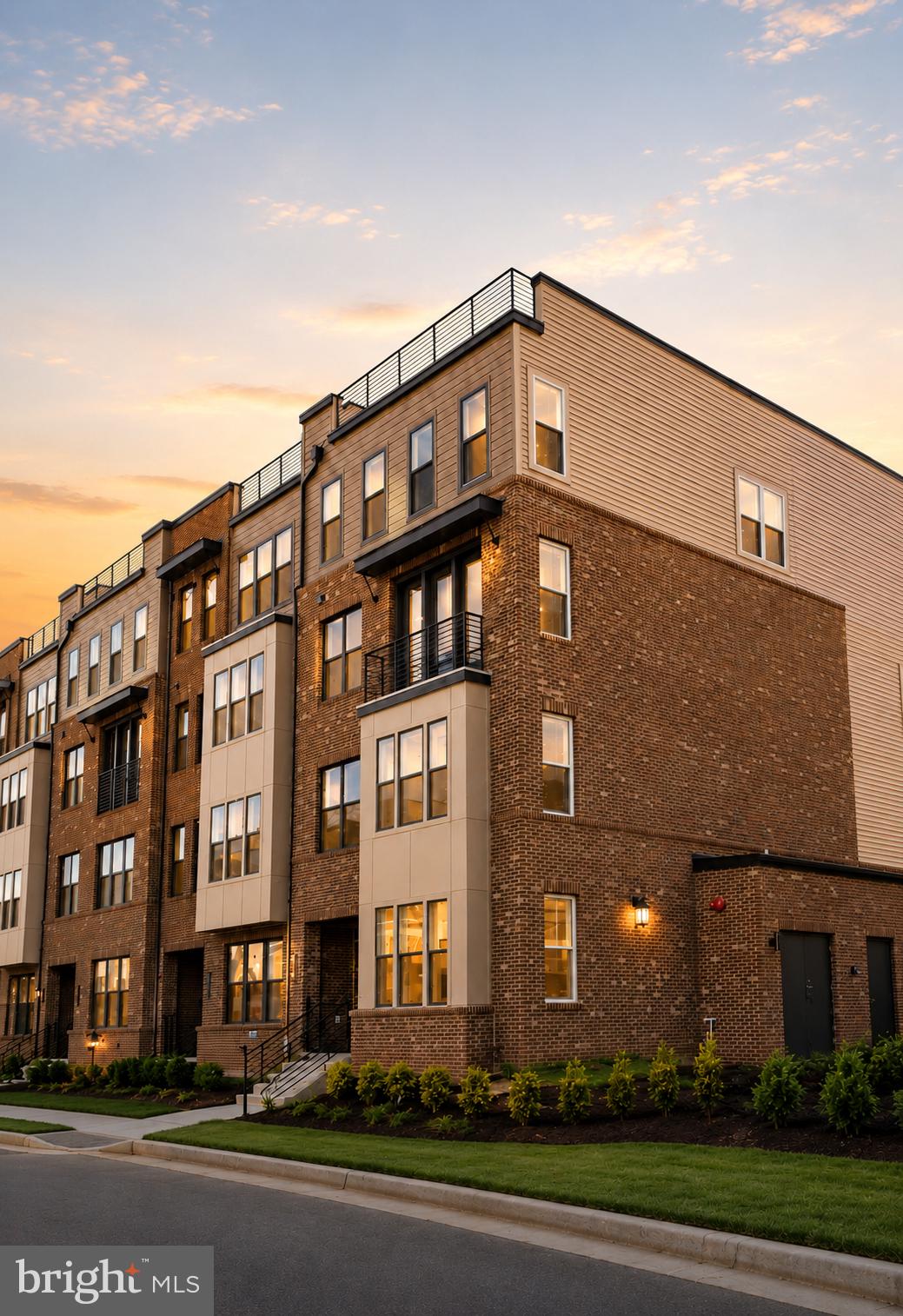 COMMONWEALTH PLACE AT WESTFIELDS - Residential