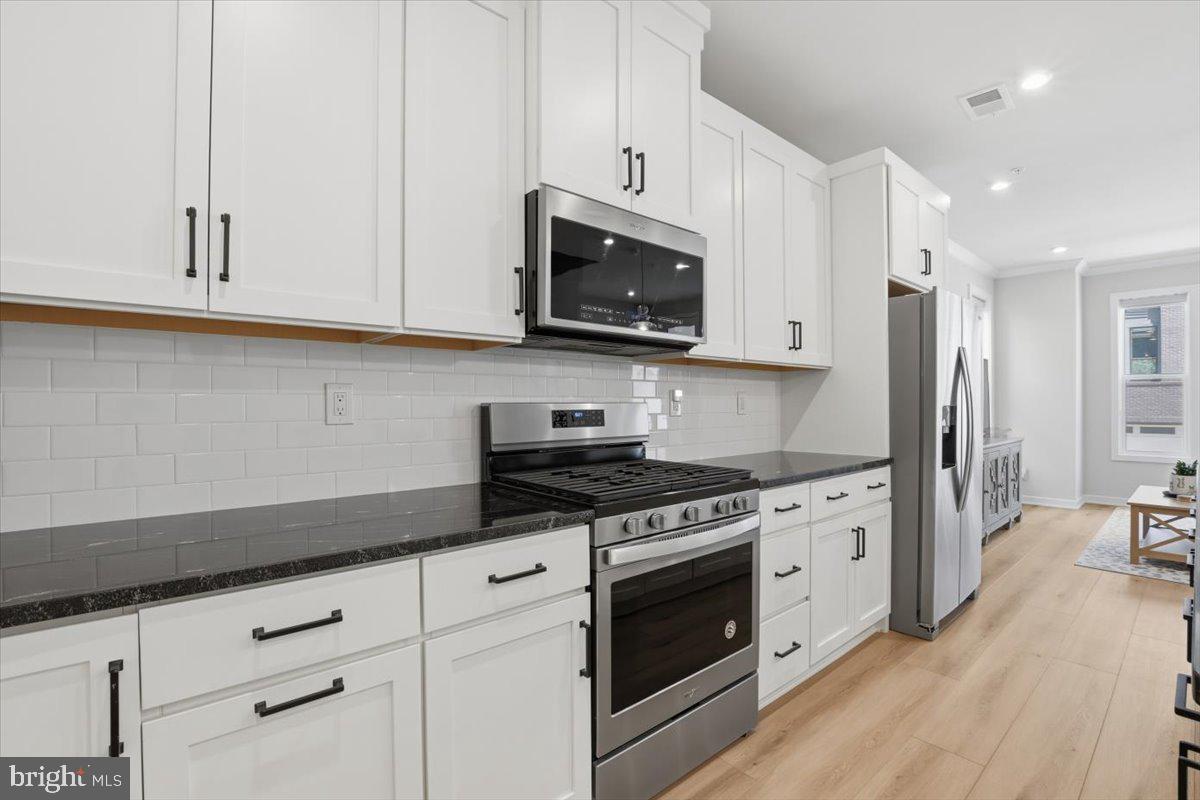 COMMONWEALTH PLACE AT WESTFIELDS - Residential