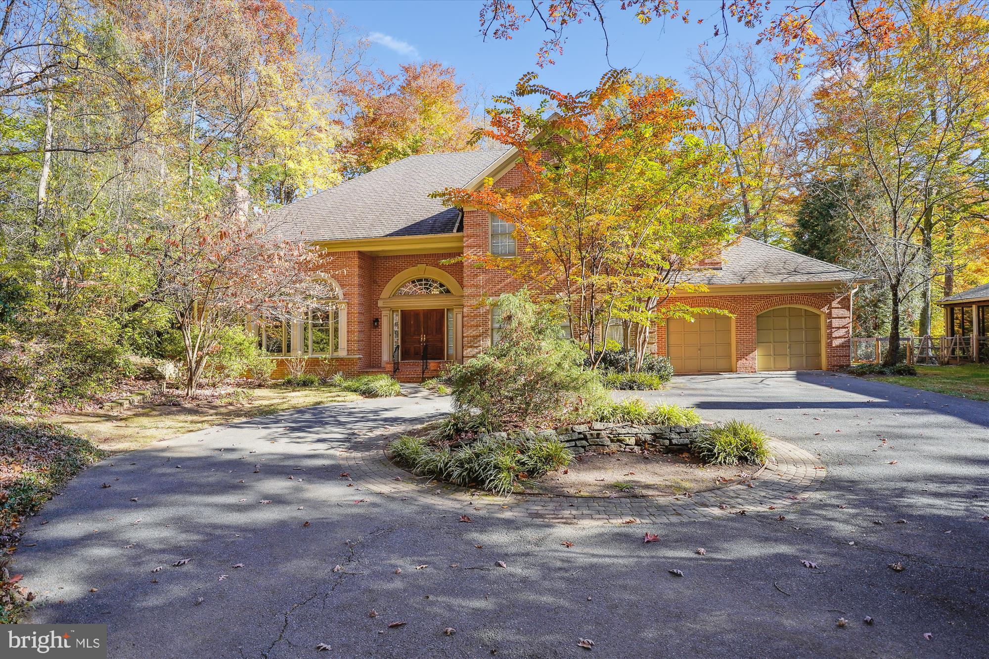 BRADLEY HILLS GROVE - Residential