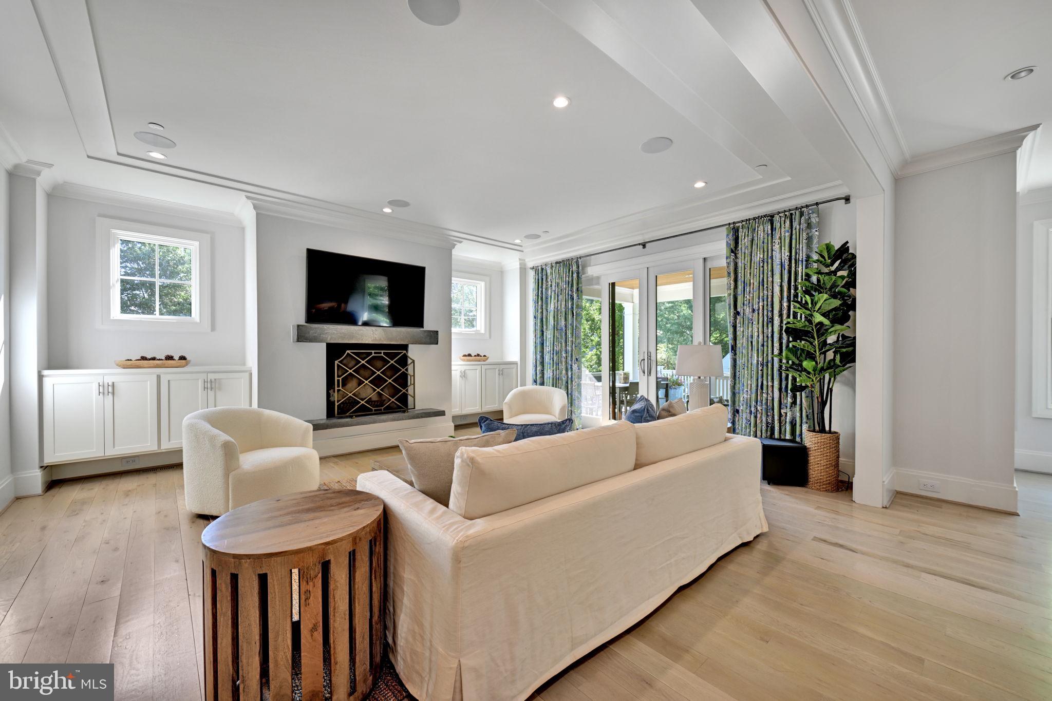 CHEVY CHASE - Residential