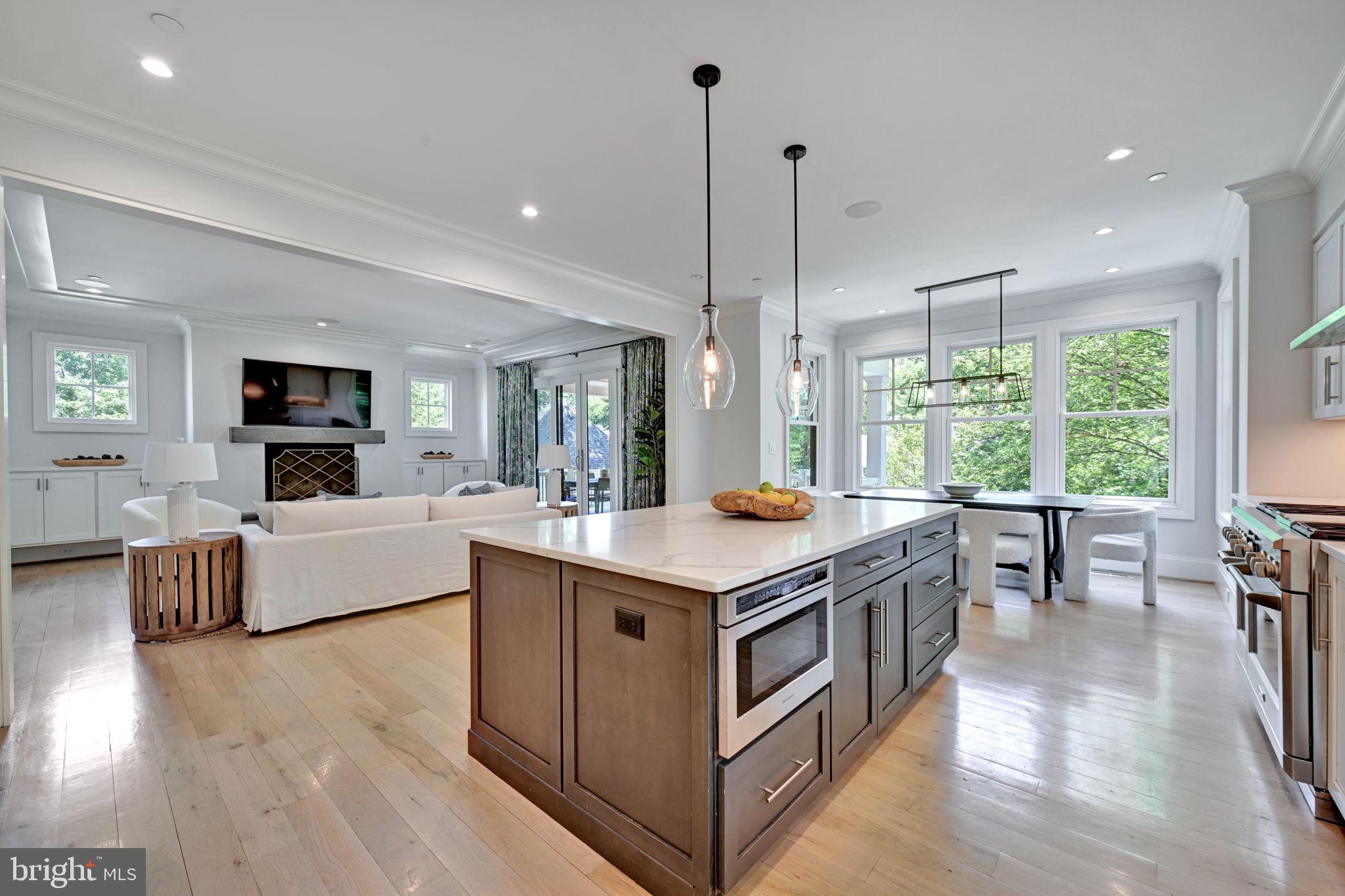 CHEVY CHASE - Residential
